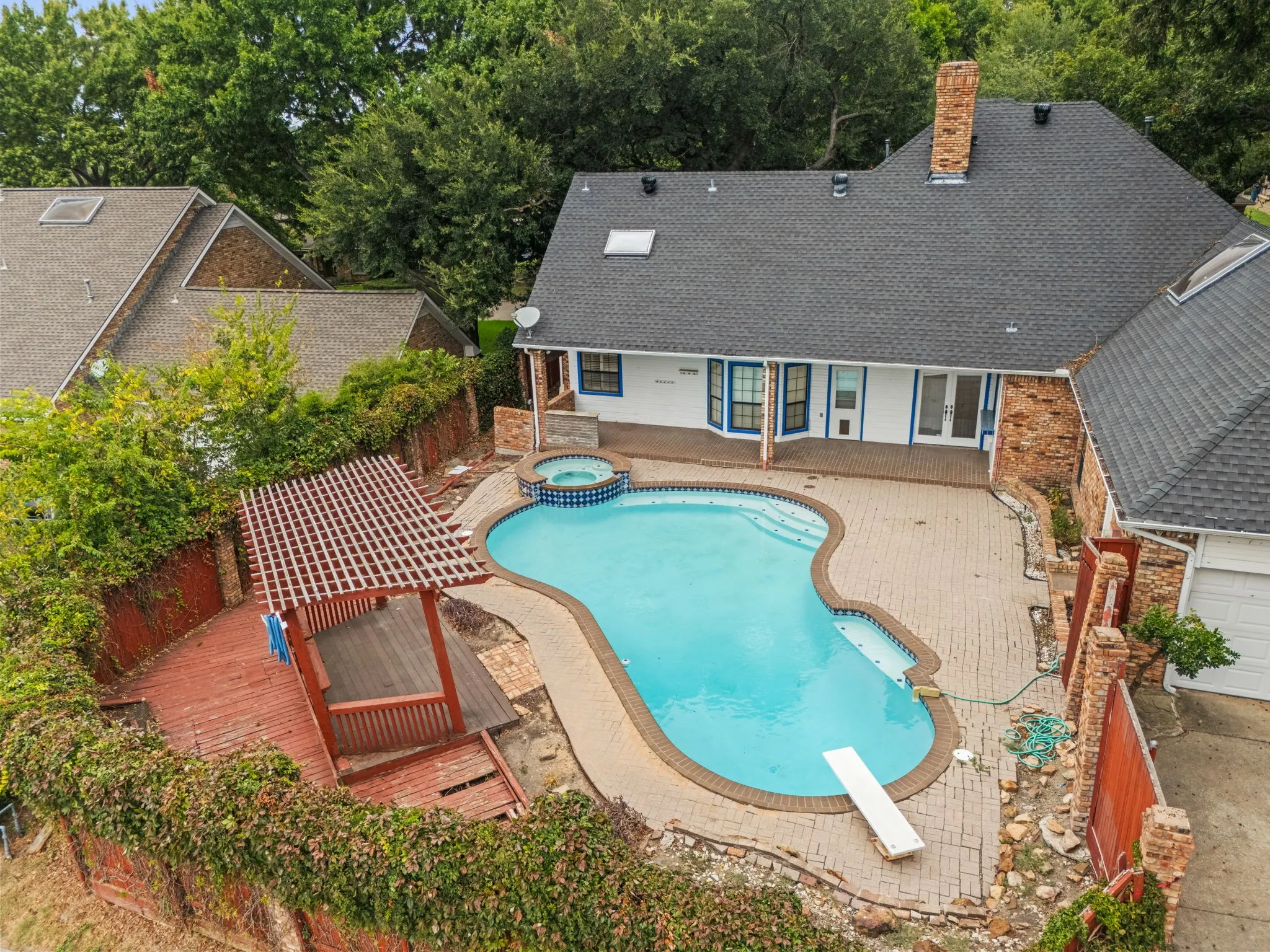Single Family Residence For Sale in Rockwall County , 521 Shoreview Drive, Rockwall, Texas 75087, 4 Bedroom, 3 Bathroom, 2 Garage spaces, 2,796 Sqft, built in 1987, mls#21368766, Real Estate Agent in Rockwall, Homes For Sale in Rockwall county, Homes For Sale in Rockwall, Realtor in Rockwall Texas, Real Estate Brokerage Independent Realty Texas, Luminita Cordes Realtor