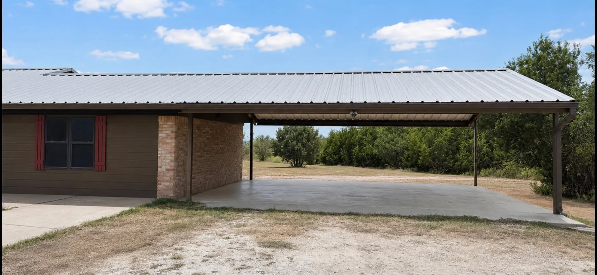 Single Family Residence For Sale in Erath County , 10169 W State Highway 6, Dublin, Texas 76446, 4 Bedroom, 2 Bathroom, Garage spaces, 1,988 Sqft, built in 1968, mls#21371574, Real Estate Agent in Dublin, Homes For Sale in Erath county, Homes For Sale in Dublin, Realtor in Dublin Texas, Real Estate Brokerage Independent Realty Texas, Luminita Cordes Realtor