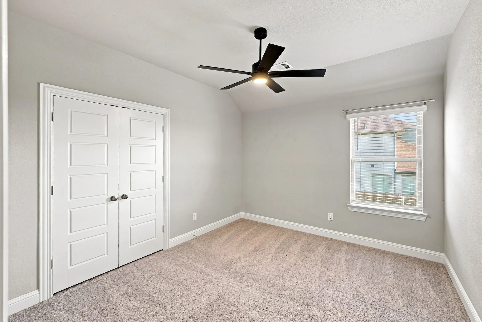 Upstairs guest bedroom 1