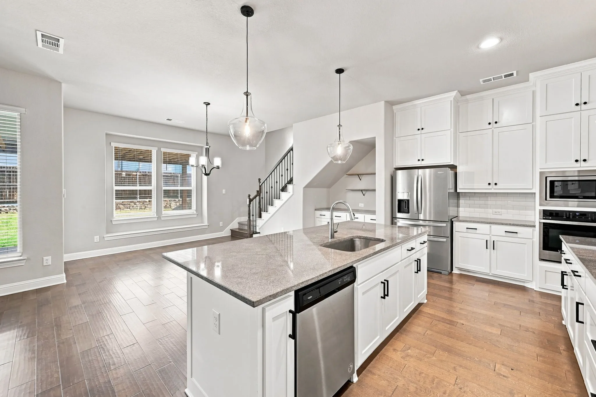 Single Family Residence For Sale in Ellis County , 4409 Dandelion Lane, Midlothian, Texas 76065, 4 Bedroom, 4 Bathroom, 2 Garage spaces, 3,174 Sqft, built in 2020, mls#21367443, Real Estate Agent in Midlothian, Homes For Sale in Ellis county, Homes For Sale in Midlothian, Realtor in Midlothian Texas, Real Estate Brokerage Independent Realty Texas, Luminita Cordes Realtor