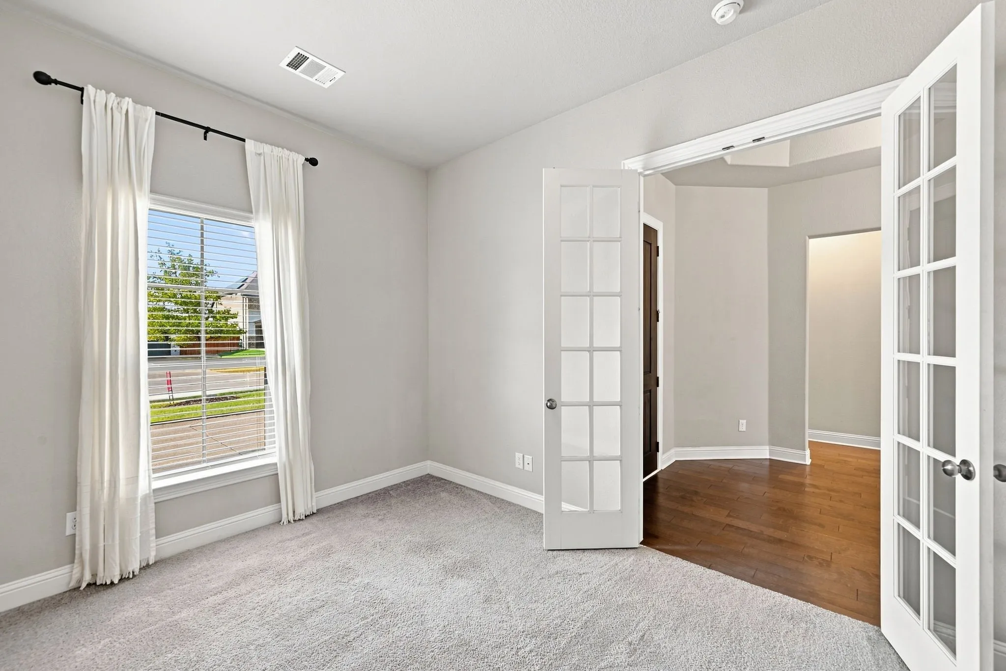 Single Family Residence For Sale in Ellis County , 4409 Dandelion Lane, Midlothian, Texas 76065, 4 Bedroom, 4 Bathroom, 2 Garage spaces, 3,174 Sqft, built in 2020, mls#21367443, Real Estate Agent in Midlothian, Homes For Sale in Ellis county, Homes For Sale in Midlothian, Realtor in Midlothian Texas, Real Estate Brokerage Independent Realty Texas, Luminita Cordes Realtor