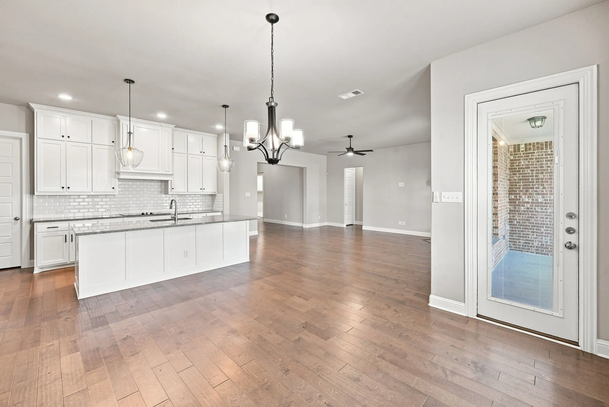 Single Family Residence For Sale in Ellis County , 4409 Dandelion Lane, Midlothian, Texas 76065, 4 Bedroom, 4 Bathroom, 2 Garage spaces, 3,174 Sqft, built in 2020, mls#21367443, Real Estate Agent in Midlothian, Homes For Sale in Ellis county, Homes For Sale in Midlothian, Realtor in Midlothian Texas, Real Estate Brokerage Independent Realty Texas, Luminita Cordes Realtor