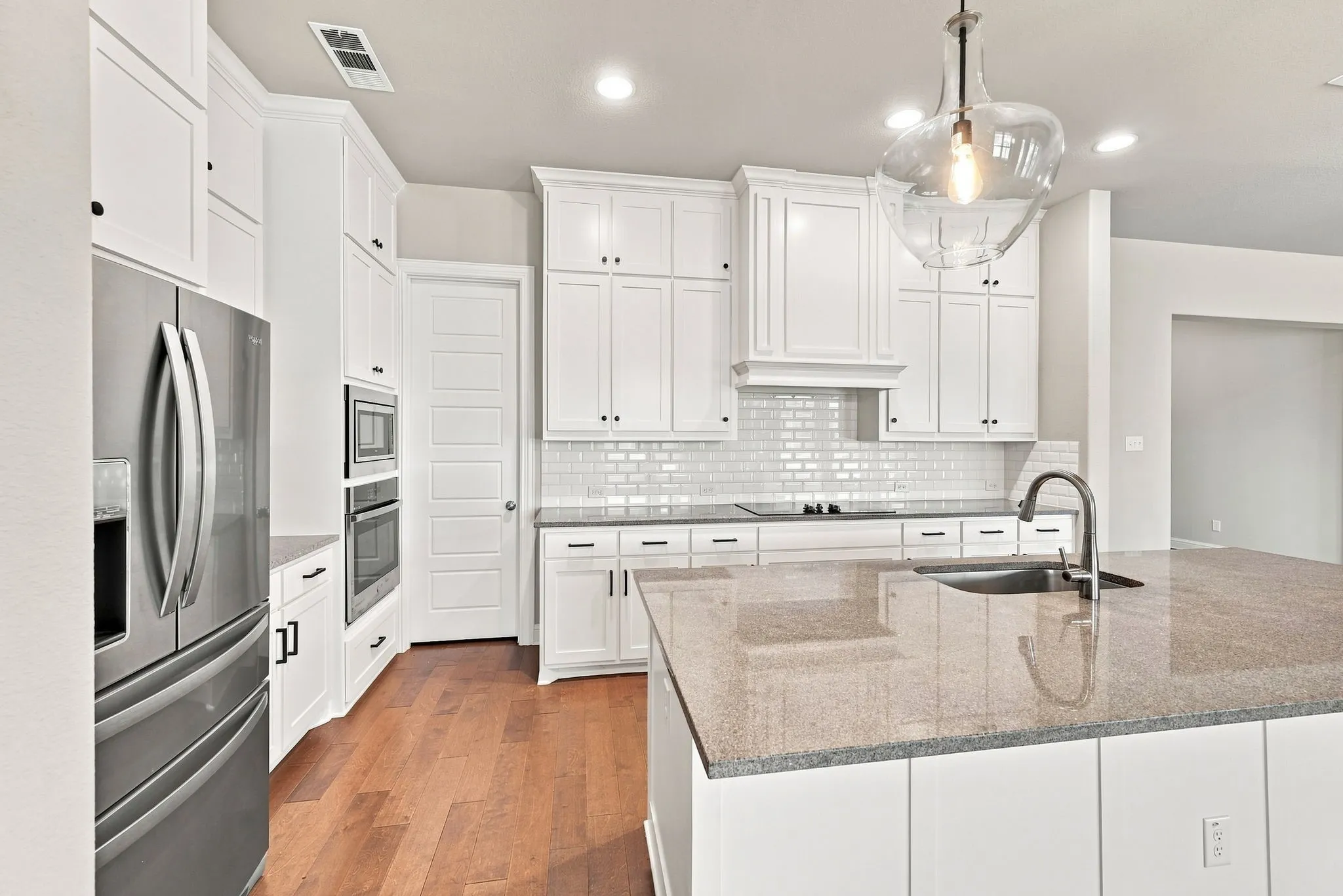 Single Family Residence For Sale in Ellis County , 4409 Dandelion Lane, Midlothian, Texas 76065, 4 Bedroom, 4 Bathroom, 2 Garage spaces, 3,174 Sqft, built in 2020, mls#21367443, Real Estate Agent in Midlothian, Homes For Sale in Ellis county, Homes For Sale in Midlothian, Realtor in Midlothian Texas, Real Estate Brokerage Independent Realty Texas, Luminita Cordes Realtor