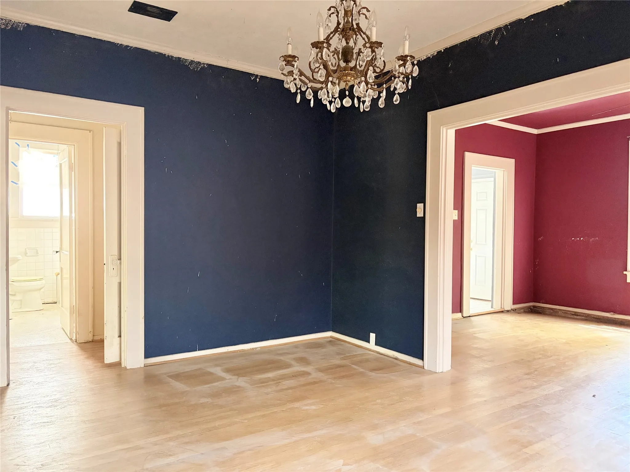 Single Family Residence For Sale in Dallas County , 6147 Richmond Avenue, Dallas, Texas 75214, 2 Bedroom, 2 Bathroom, Garage spaces, 1,248 Sqft, built in 1936, mls#21367826, Real Estate Agent in Dallas, Homes For Sale in Dallas county, Homes For Sale in Dallas, Realtor in Dallas Texas, Real Estate Brokerage Independent Realty Texas, Luminita Cordes Realtor
