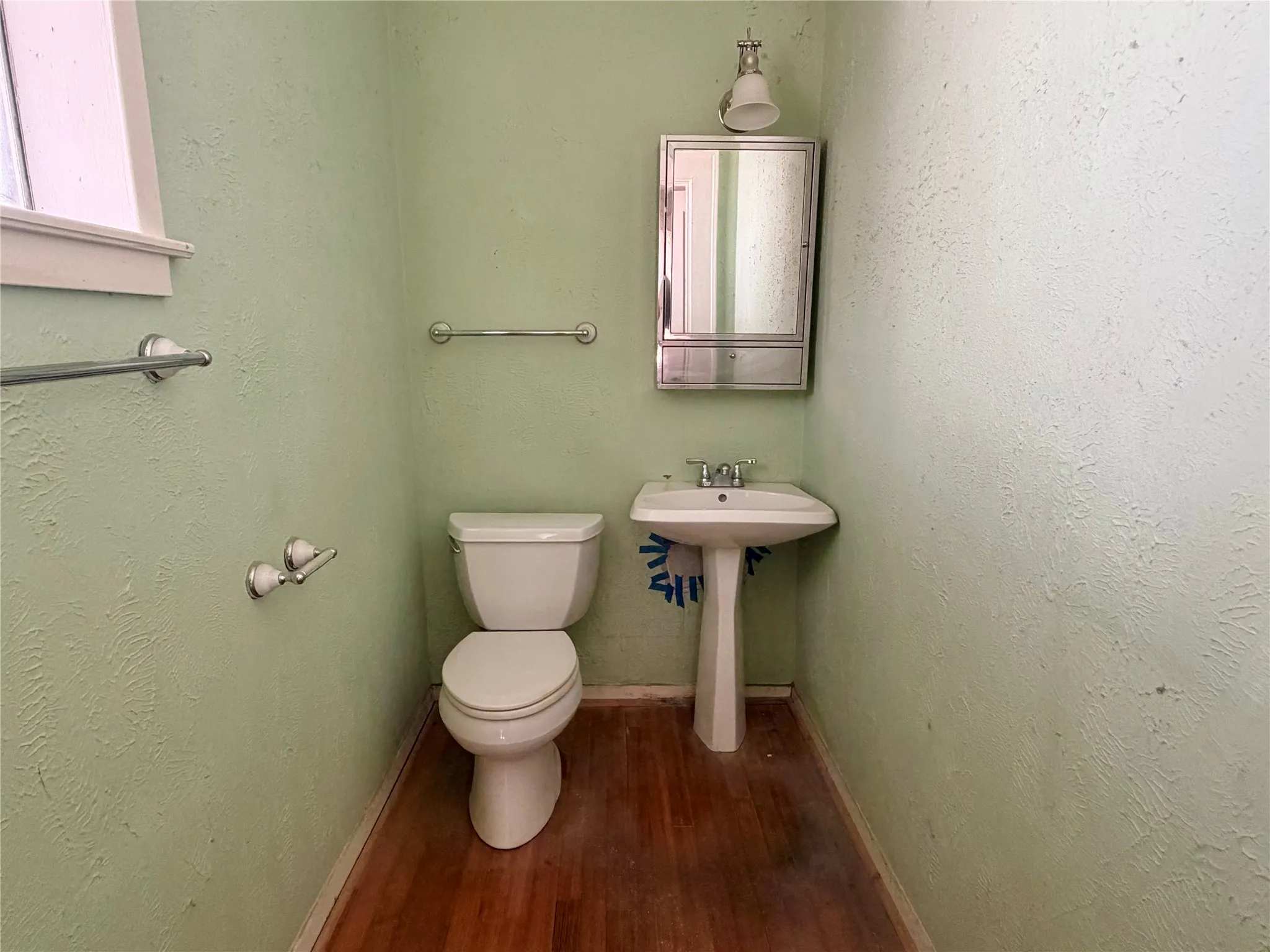 Single Family Residence For Sale in Dallas County , 6147 Richmond Avenue, Dallas, Texas 75214, 2 Bedroom, 2 Bathroom, Garage spaces, 1,248 Sqft, built in 1936, mls#21367826, Real Estate Agent in Dallas, Homes For Sale in Dallas county, Homes For Sale in Dallas, Realtor in Dallas Texas, Real Estate Brokerage Independent Realty Texas, Luminita Cordes Realtor