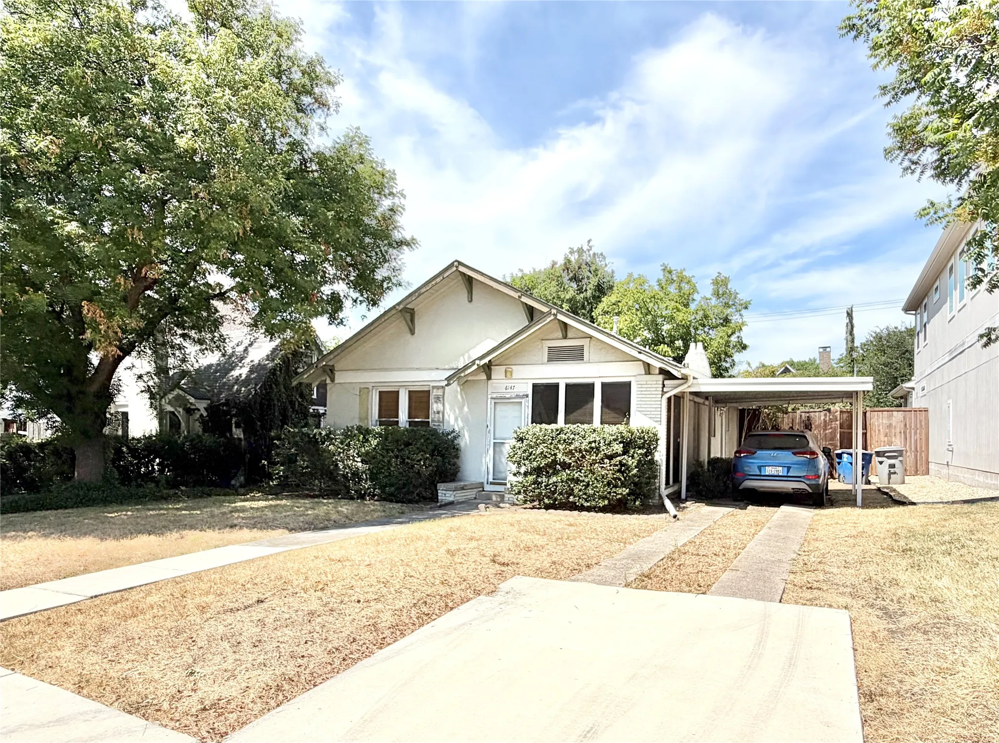 Single Family Residence For Sale in Dallas County , 6147 Richmond Avenue, Dallas, Texas 75214, 2 Bedroom, 2 Bathroom, Garage spaces, 1,248 Sqft, built in 1936, mls#21367826, Real Estate Agent in Dallas, Homes For Sale in Dallas county, Homes For Sale in Dallas, Realtor in Dallas Texas, Real Estate Brokerage Independent Realty Texas, Luminita Cordes Realtor