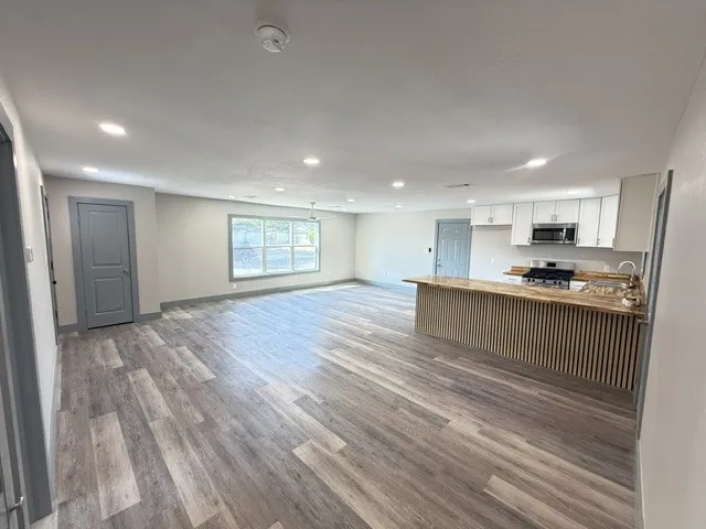Single Family Residence For Sale in Tarrant County , 7905 Standley Street, North Richland Hills, Texas 76180, 3 Bedroom, 2 Bathroom, 2 Garage spaces, 1,211 Sqft, built in 1961, mls#21369541, Real Estate Agent in North Richland Hills, Homes For Sale in Tarrant county, Homes For Sale in North Richland Hills, Realtor in North Richland Hills Texas, Real Estate Brokerage Independent Realty Texas, Luminita Cordes Realtor