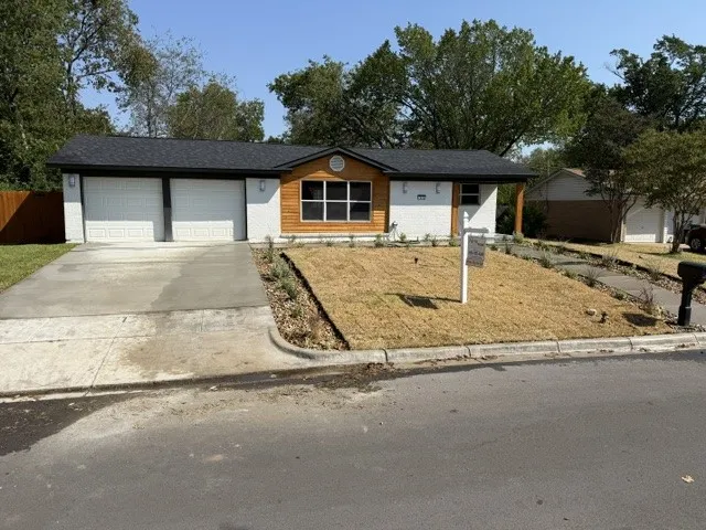 Single Family Residence For Sale in Tarrant County , 7905 Standley Street, North Richland Hills, Texas 76180, 3 Bedroom, 2 Bathroom, 2 Garage spaces, 1,211 Sqft, built in 1961, mls#21369541, Real Estate Agent in North Richland Hills, Homes For Sale in Tarrant county, Homes For Sale in North Richland Hills, Realtor in North Richland Hills Texas, Real Estate Brokerage Independent Realty Texas, Luminita Cordes Realtor