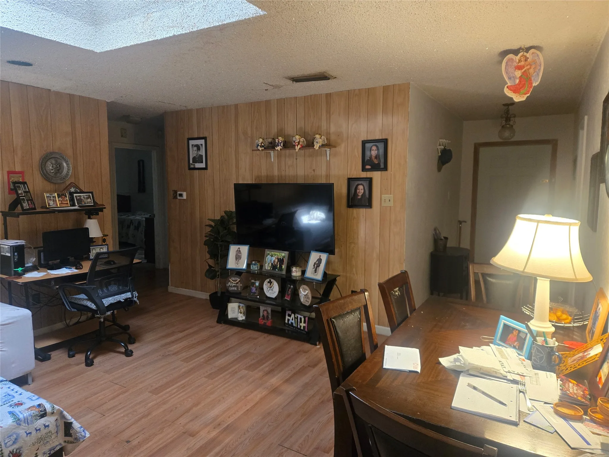 Single Family Residence For Sale in Dallas County , 12207 Baron Drive, Balch Springs, Texas 75180, 3 Bedroom, 2 Bathroom, Garage spaces, 1,930 Sqft, built in 1972, mls#21370514, Real Estate Agent in Balch Springs, Homes For Sale in Dallas county, Homes For Sale in Balch Springs, Realtor in Balch Springs Texas, Real Estate Brokerage Independent Realty Texas, Luminita Cordes Realtor