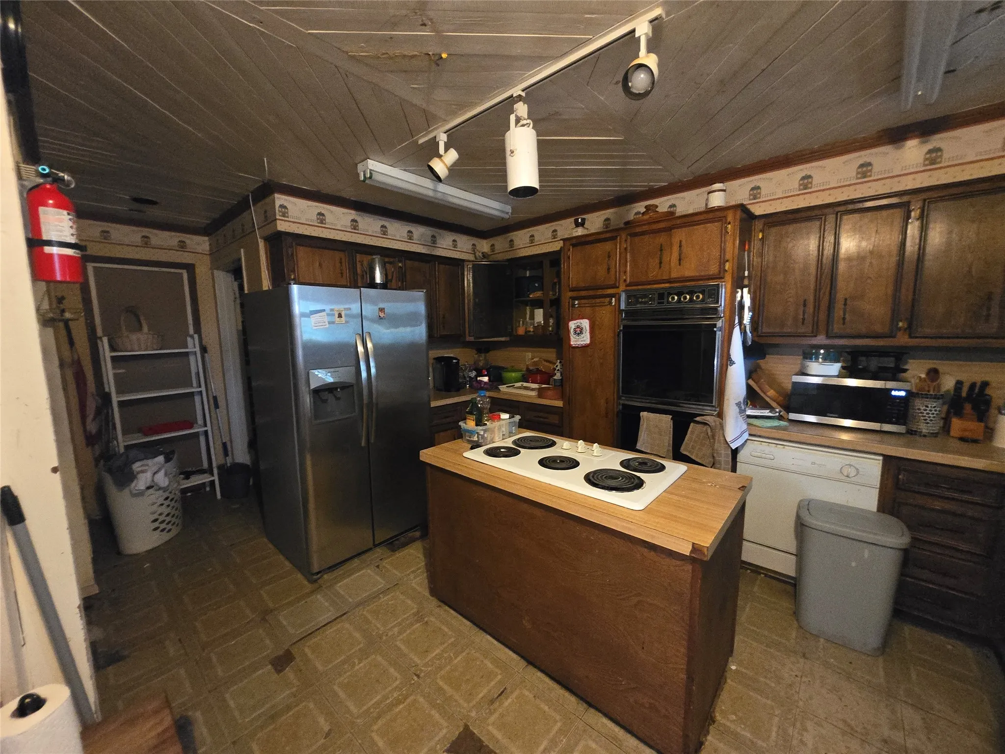 Single Family Residence For Sale in Dallas County , 12207 Baron Drive, Balch Springs, Texas 75180, 3 Bedroom, 2 Bathroom, Garage spaces, 1,930 Sqft, built in 1972, mls#21370514, Real Estate Agent in Balch Springs, Homes For Sale in Dallas county, Homes For Sale in Balch Springs, Realtor in Balch Springs Texas, Real Estate Brokerage Independent Realty Texas, Luminita Cordes Realtor
