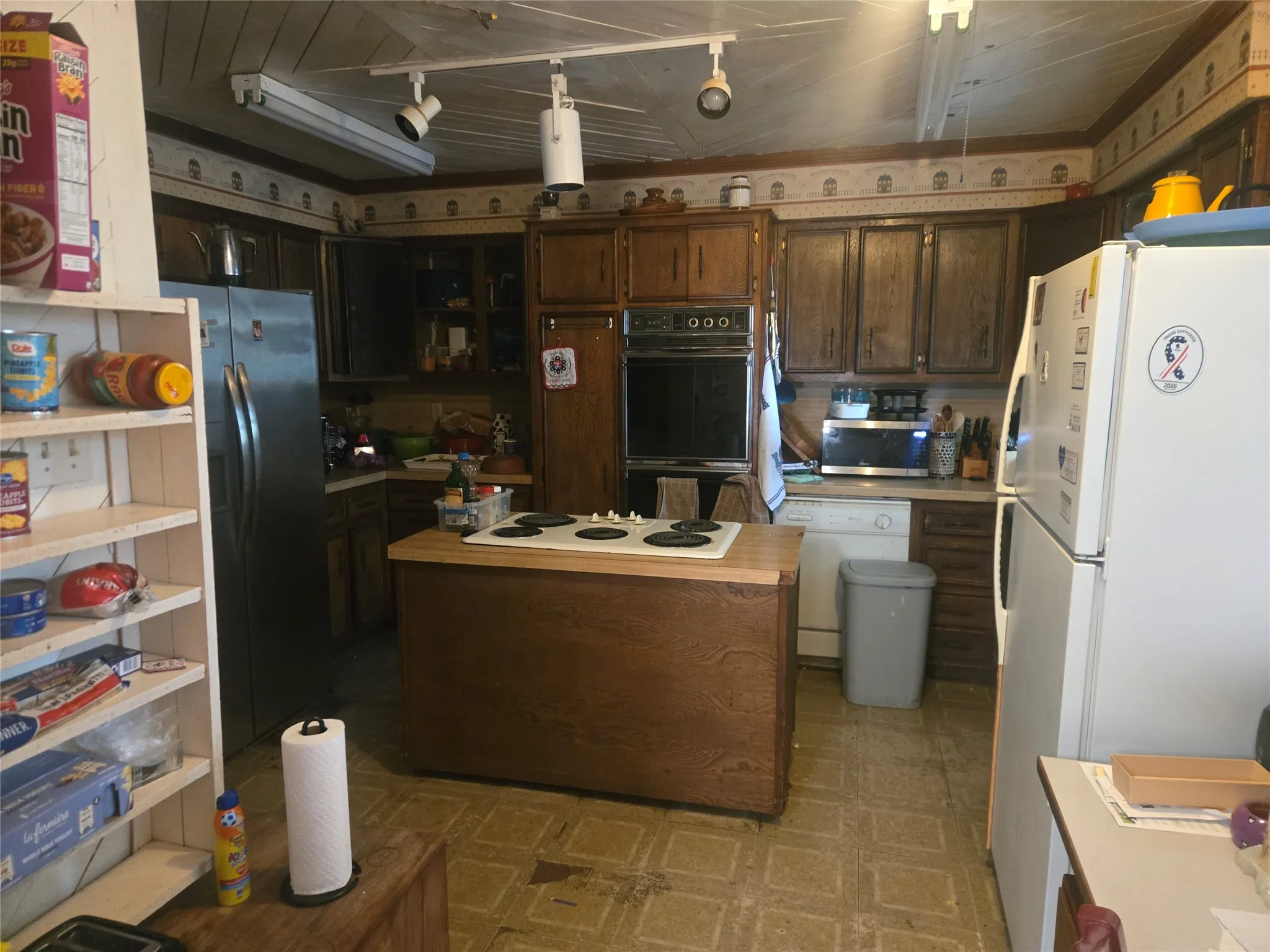 Single Family Residence For Sale in Dallas County , 12207 Baron Drive, Balch Springs, Texas 75180, 3 Bedroom, 2 Bathroom, Garage spaces, 1,930 Sqft, built in 1972, mls#21370514, Real Estate Agent in Balch Springs, Homes For Sale in Dallas county, Homes For Sale in Balch Springs, Realtor in Balch Springs Texas, Real Estate Brokerage Independent Realty Texas, Luminita Cordes Realtor