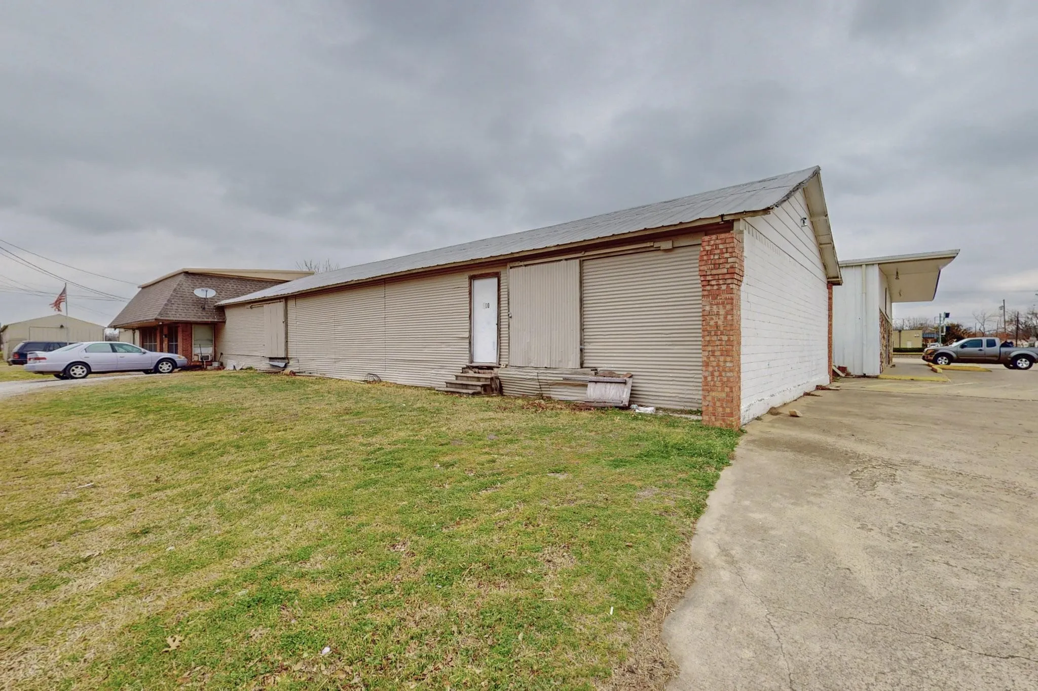 Warehouse For Rent in Cooke County , 517 E Broadway Street, Gainesville, Texas 76240, 0, 0, Garage spaces, 0 Sqft, built in 1970, mls#21371584, Real Estate Agent in Gainesville, Homes For Rent in Cooke county, Homes For Rent in Gainesville, Realtor in Gainesville Texas, Real Estate Brokerage Independent Realty Texas, Luminita Cordes Realtor