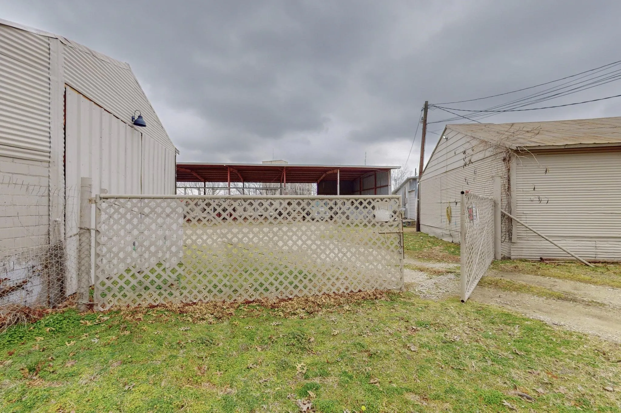 Warehouse For Rent in Cooke County , 517 E Broadway Street, Gainesville, Texas 76240, 0, 0, Garage spaces, 0 Sqft, built in 1970, mls#21371584, Real Estate Agent in Gainesville, Homes For Rent in Cooke county, Homes For Rent in Gainesville, Realtor in Gainesville Texas, Real Estate Brokerage Independent Realty Texas, Luminita Cordes Realtor