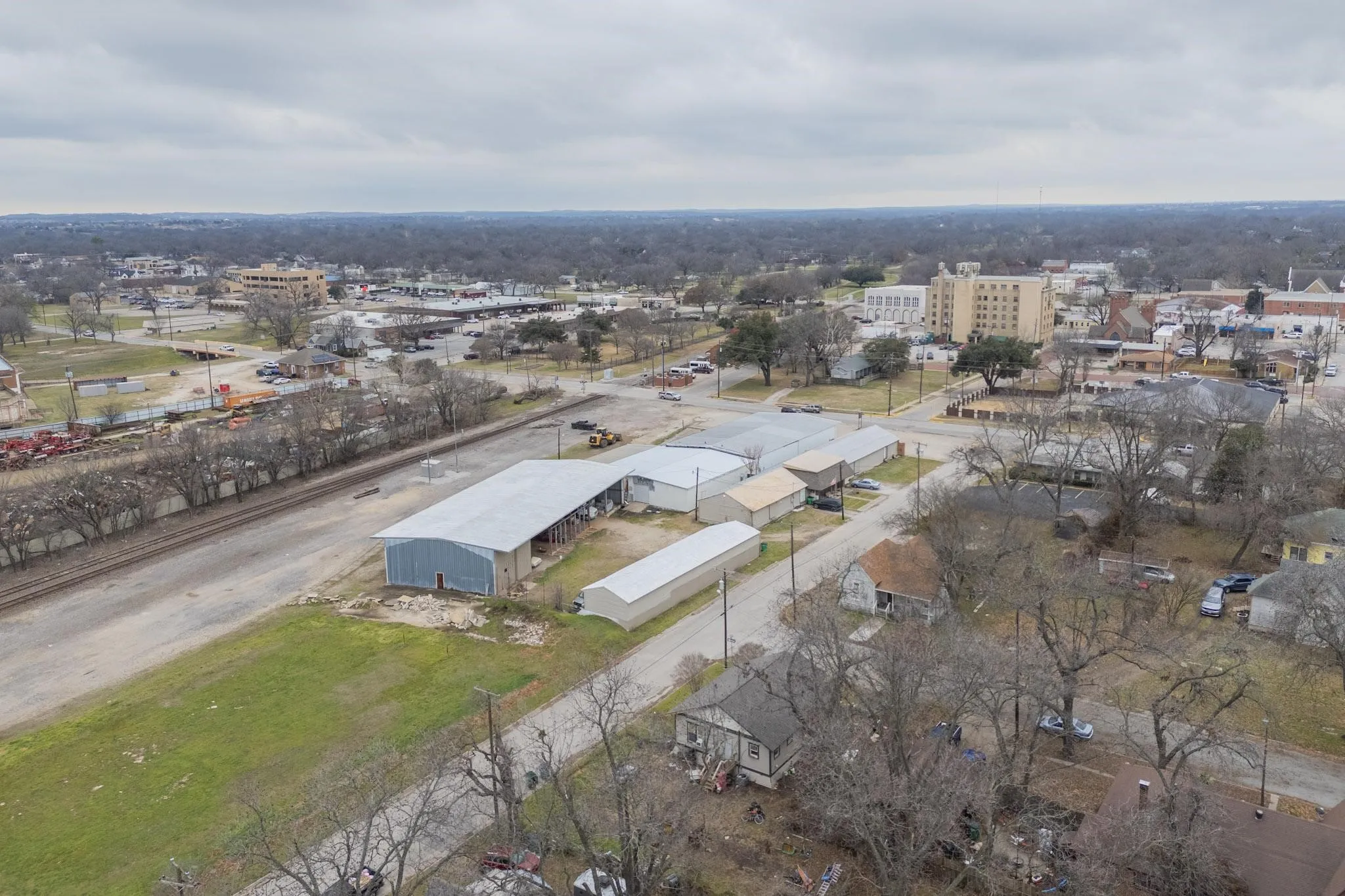 Warehouse For Rent in Cooke County , 517 E Broadway Street, Gainesville, Texas 76240, 0, 0, Garage spaces, 0 Sqft, built in 1970, mls#21371584, Real Estate Agent in Gainesville, Homes For Rent in Cooke county, Homes For Rent in Gainesville, Realtor in Gainesville Texas, Real Estate Brokerage Independent Realty Texas, Luminita Cordes Realtor