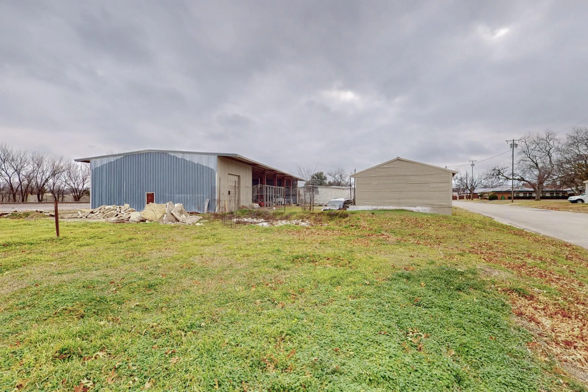 Warehouse For Rent in Cooke County , 517 E Broadway Street, Gainesville, Texas 76240, 0, 0, Garage spaces, 0 Sqft, built in 1970, mls#21371584, Real Estate Agent in Gainesville, Homes For Rent in Cooke county, Homes For Rent in Gainesville, Realtor in Gainesville Texas, Real Estate Brokerage Independent Realty Texas, Luminita Cordes Realtor