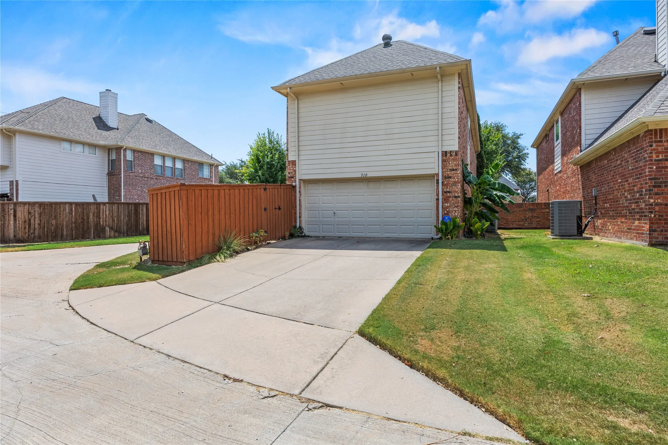 Single Family Residence For Sale in Dallas County , 510 Archer Drive, Coppell, Texas 75019, 2 Bedroom, 3 Bathroom, 2 Garage spaces, 1,560 Sqft, built in 2000, mls#21371587, Real Estate Agent in Coppell, Homes For Sale in Dallas county, Homes For Sale in Coppell, Realtor in Coppell Texas, Real Estate Brokerage Independent Realty Texas, Luminita Cordes Realtor