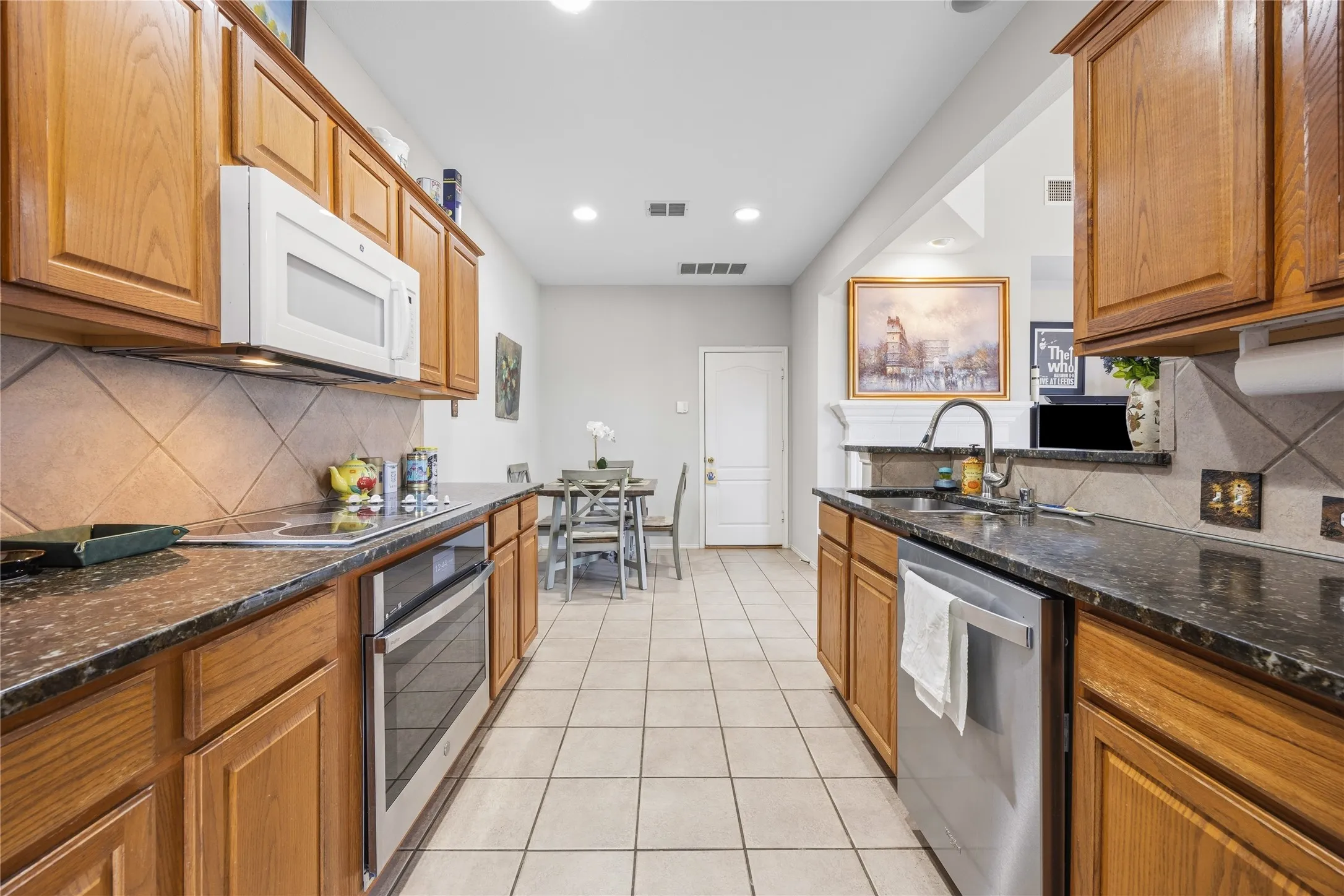 Single Family Residence For Sale in Dallas County , 510 Archer Drive, Coppell, Texas 75019, 2 Bedroom, 3 Bathroom, 2 Garage spaces, 1,560 Sqft, built in 2000, mls#21371587, Real Estate Agent in Coppell, Homes For Sale in Dallas county, Homes For Sale in Coppell, Realtor in Coppell Texas, Real Estate Brokerage Independent Realty Texas, Luminita Cordes Realtor