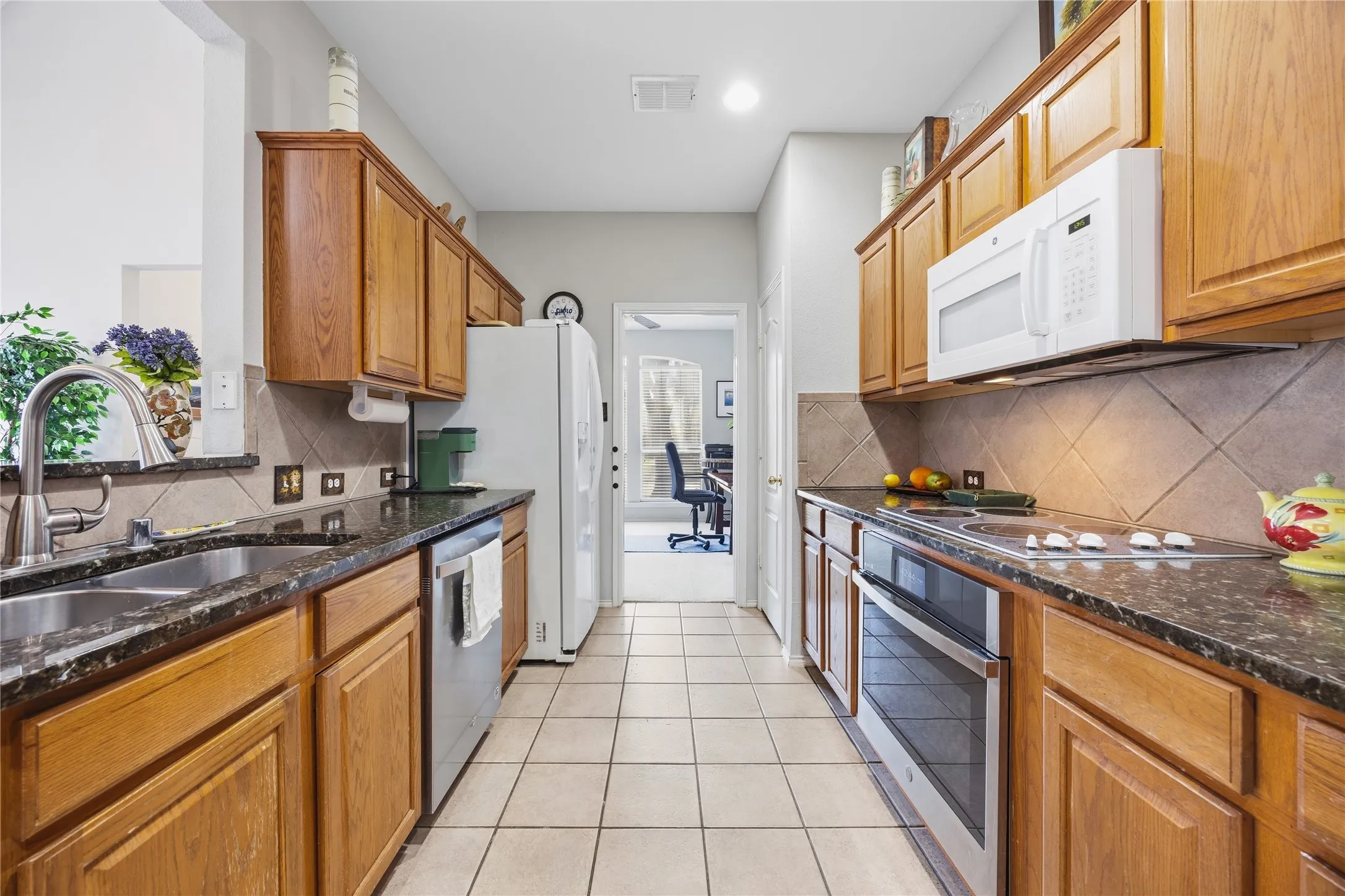 Single Family Residence For Sale in Dallas County , 510 Archer Drive, Coppell, Texas 75019, 2 Bedroom, 3 Bathroom, 2 Garage spaces, 1,560 Sqft, built in 2000, mls#21371587, Real Estate Agent in Coppell, Homes For Sale in Dallas county, Homes For Sale in Coppell, Realtor in Coppell Texas, Real Estate Brokerage Independent Realty Texas, Luminita Cordes Realtor