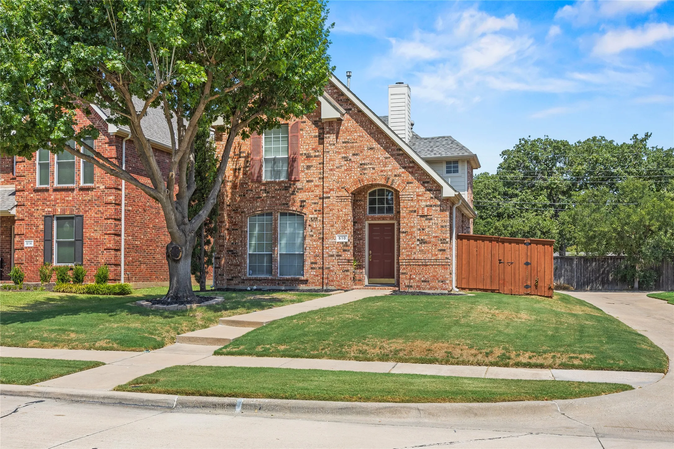 Single Family Residence For Sale in Dallas County , 510 Archer Drive, Coppell, Texas 75019, 2 Bedroom, 3 Bathroom, 2 Garage spaces, 1,560 Sqft, built in 2000, mls#21371587, Real Estate Agent in Coppell, Homes For Sale in Dallas county, Homes For Sale in Coppell, Realtor in Coppell Texas, Real Estate Brokerage Independent Realty Texas, Luminita Cordes Realtor