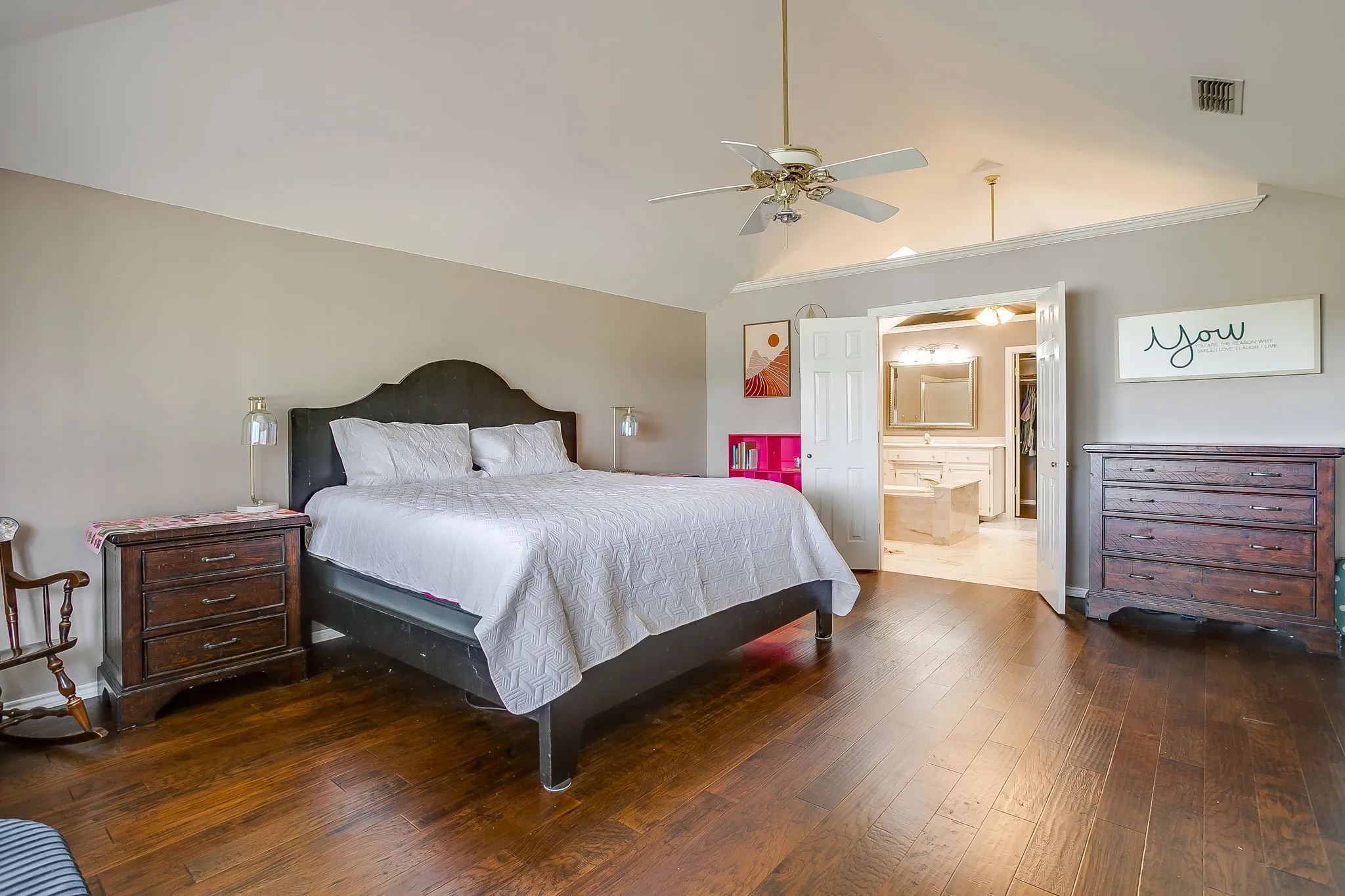 Single Family Residence For Sale in Hood County , 8810 Bellechase Road, Granbury, Texas 76049, 3 Bedroom, 2 Bathroom, 2 Garage spaces, 2,248 Sqft, built in 1993, mls#21371562, Real Estate Agent in Granbury, Homes For Sale in Hood county, Homes For Sale in Granbury, Realtor in Granbury Texas, Real Estate Brokerage Independent Realty Texas, Luminita Cordes Realtor