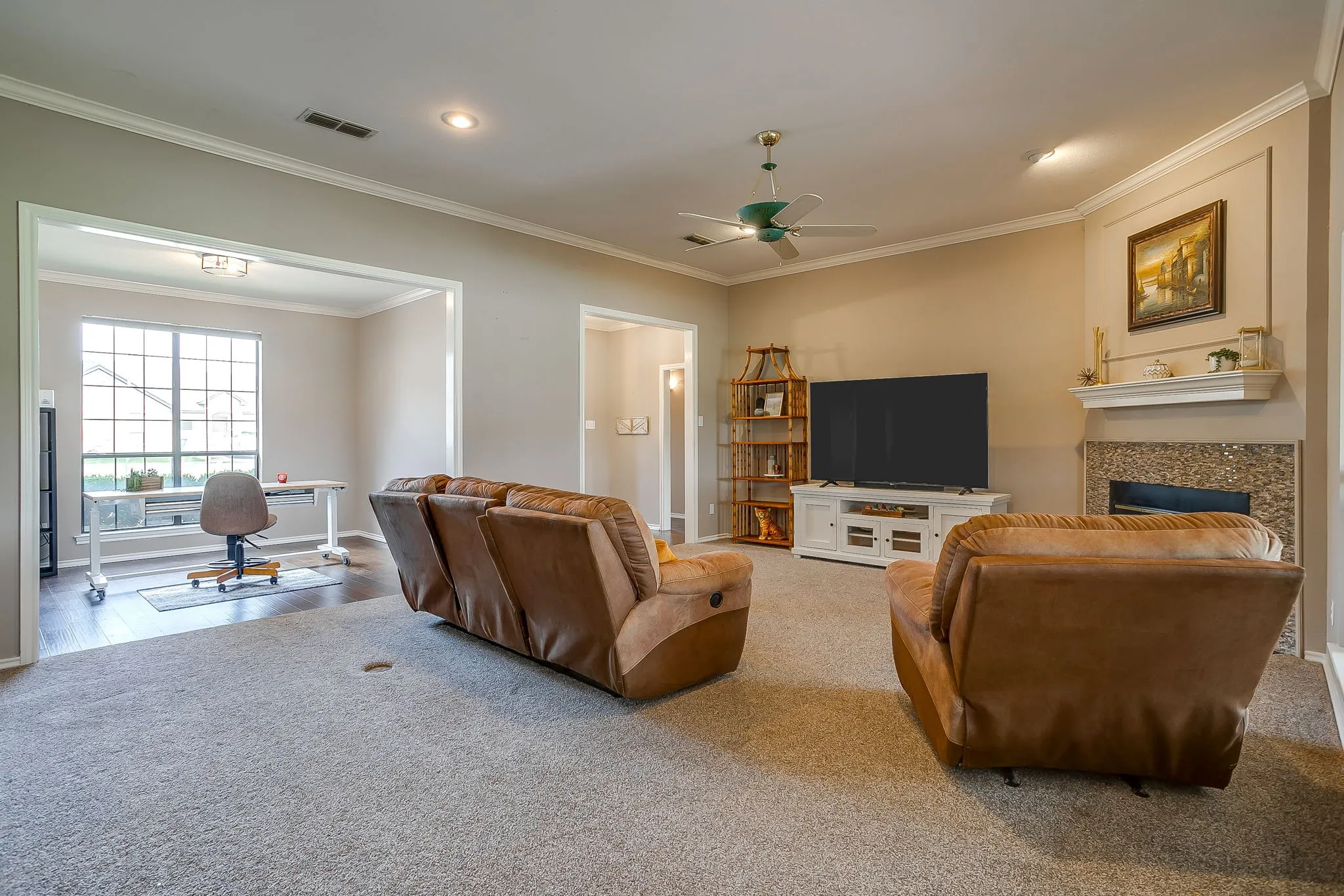 Single Family Residence For Sale in Hood County , 8810 Bellechase Road, Granbury, Texas 76049, 3 Bedroom, 2 Bathroom, 2 Garage spaces, 2,248 Sqft, built in 1993, mls#21371562, Real Estate Agent in Granbury, Homes For Sale in Hood county, Homes For Sale in Granbury, Realtor in Granbury Texas, Real Estate Brokerage Independent Realty Texas, Luminita Cordes Realtor