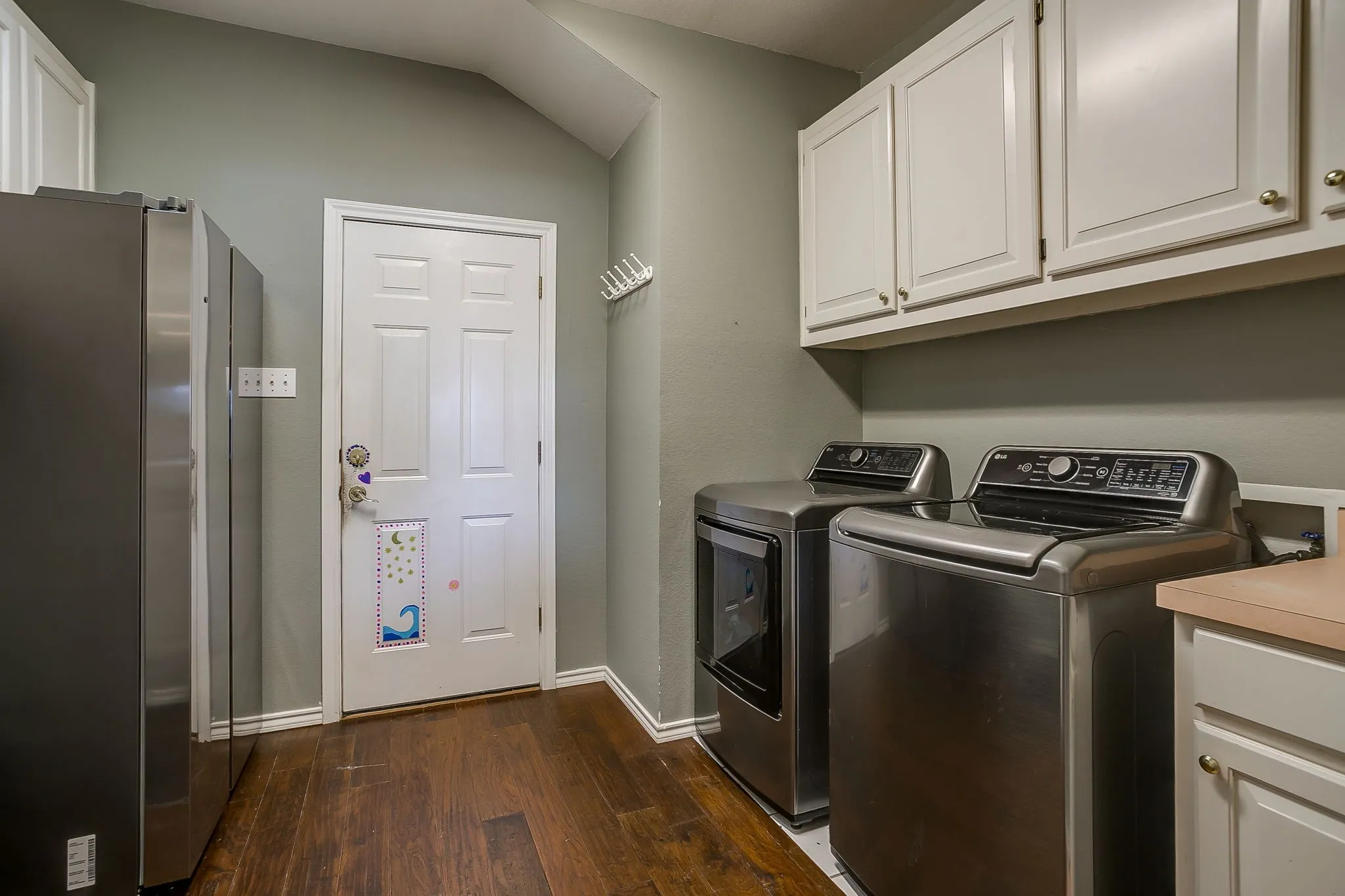 Single Family Residence For Sale in Hood County , 8810 Bellechase Road, Granbury, Texas 76049, 3 Bedroom, 2 Bathroom, 2 Garage spaces, 2,248 Sqft, built in 1993, mls#21371562, Real Estate Agent in Granbury, Homes For Sale in Hood county, Homes For Sale in Granbury, Realtor in Granbury Texas, Real Estate Brokerage Independent Realty Texas, Luminita Cordes Realtor