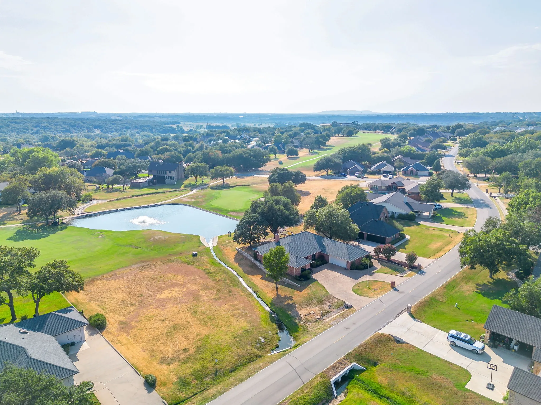 Single Family Residence For Sale in Hood County , 8810 Bellechase Road, Granbury, Texas 76049, 3 Bedroom, 2 Bathroom, 2 Garage spaces, 2,248 Sqft, built in 1993, mls#21371562, Real Estate Agent in Granbury, Homes For Sale in Hood county, Homes For Sale in Granbury, Realtor in Granbury Texas, Real Estate Brokerage Independent Realty Texas, Luminita Cordes Realtor