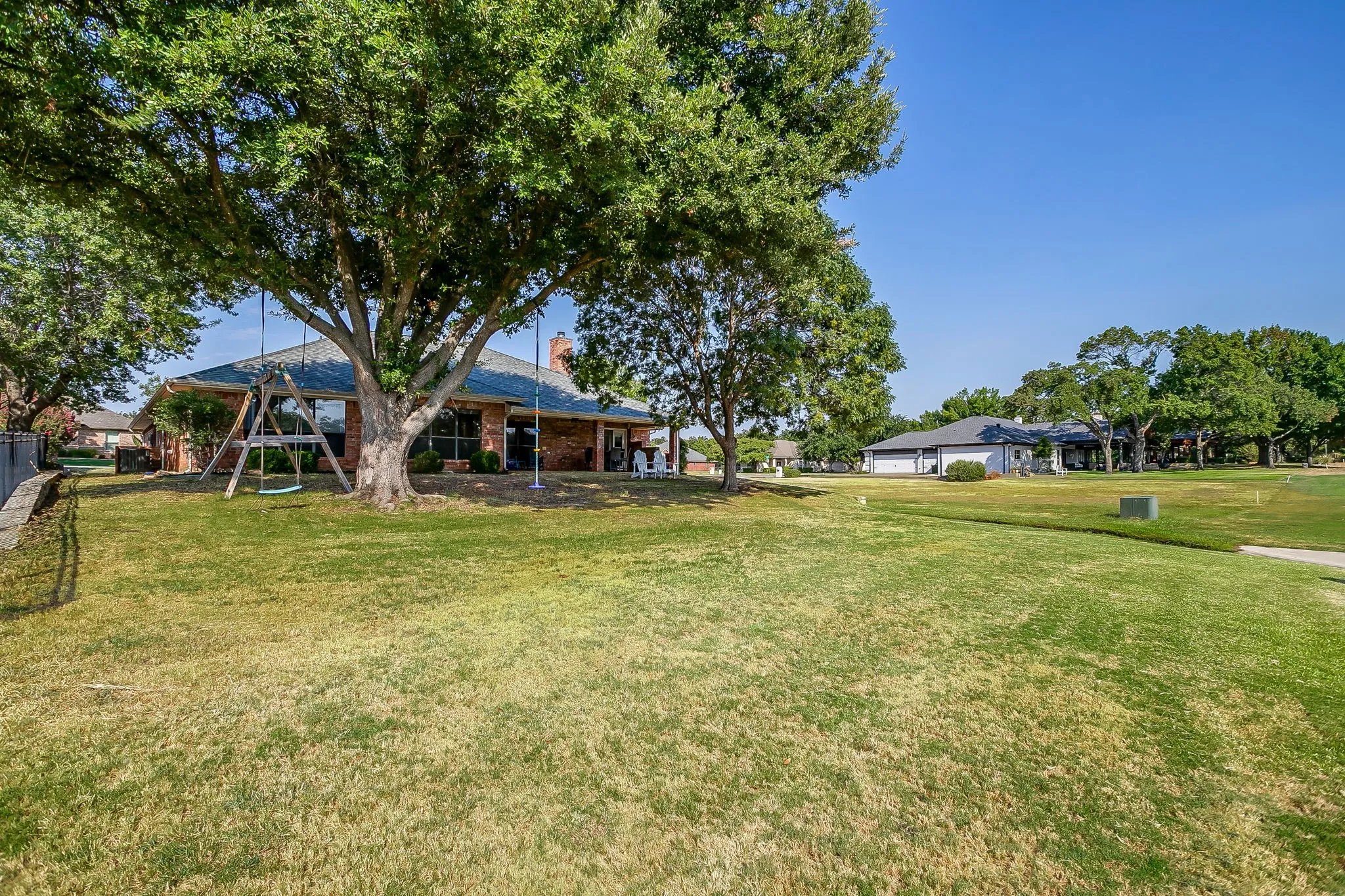 Single Family Residence For Sale in Hood County , 8810 Bellechase Road, Granbury, Texas 76049, 3 Bedroom, 2 Bathroom, 2 Garage spaces, 2,248 Sqft, built in 1993, mls#21371562, Real Estate Agent in Granbury, Homes For Sale in Hood county, Homes For Sale in Granbury, Realtor in Granbury Texas, Real Estate Brokerage Independent Realty Texas, Luminita Cordes Realtor