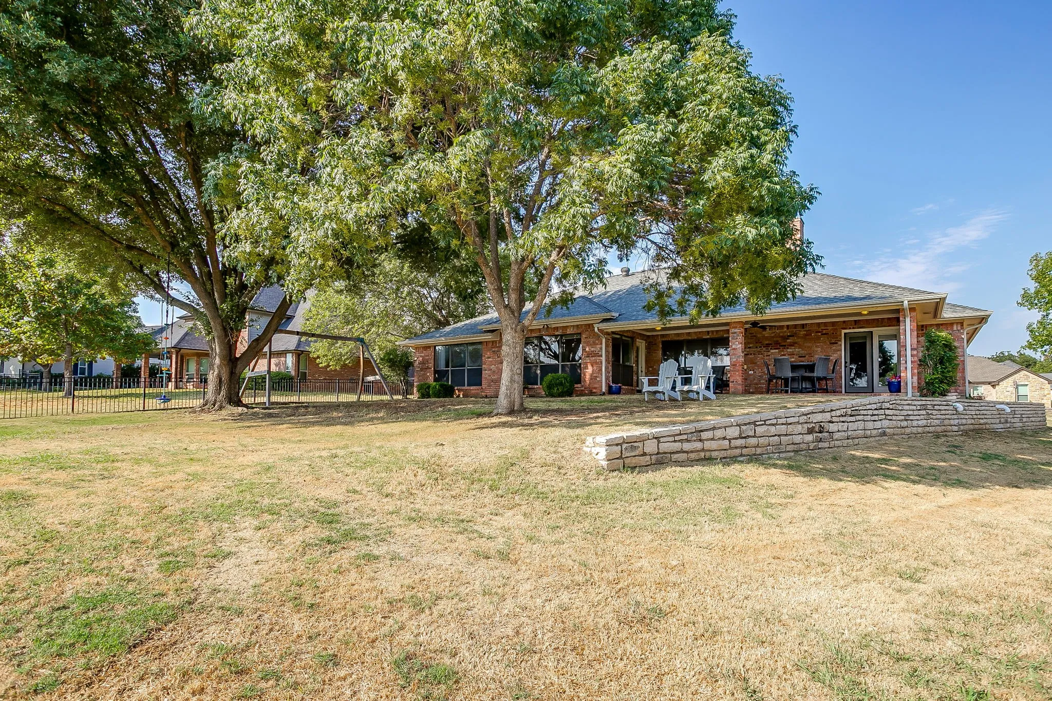 Single Family Residence For Sale in Hood County , 8810 Bellechase Road, Granbury, Texas 76049, 3 Bedroom, 2 Bathroom, 2 Garage spaces, 2,248 Sqft, built in 1993, mls#21371562, Real Estate Agent in Granbury, Homes For Sale in Hood county, Homes For Sale in Granbury, Realtor in Granbury Texas, Real Estate Brokerage Independent Realty Texas, Luminita Cordes Realtor