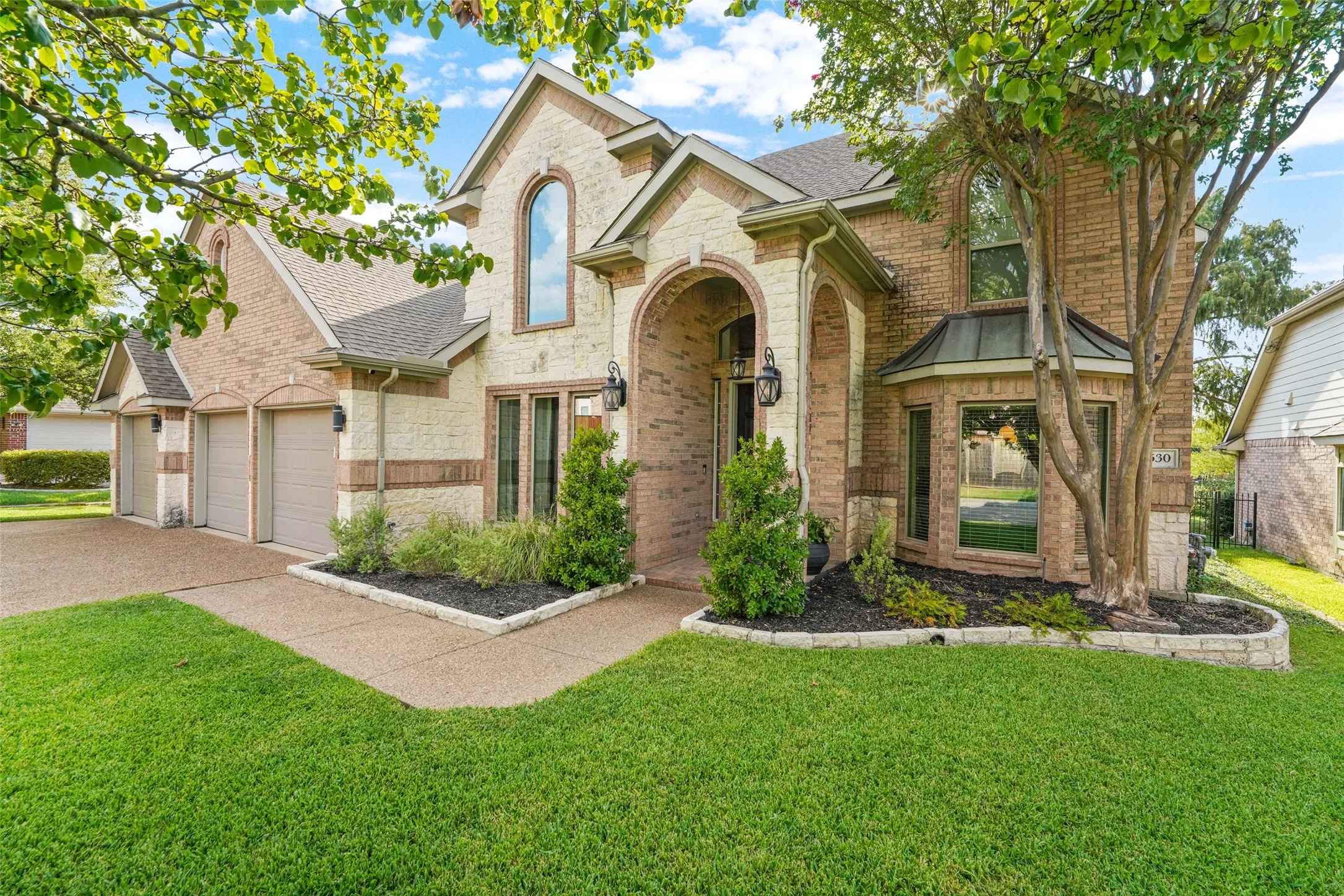 Single Family Residence For Sale in Rockwall County , 1530 Fairlakes Pointe Drive, Rockwall, Texas 75087, 5 Bedroom, 4 Bathroom, 3 Garage spaces, 3,415 Sqft, built in 1999, mls#21371232, Real Estate Agent in Rockwall, Homes For Sale in Rockwall county, Homes For Sale in Rockwall, Realtor in Rockwall Texas, Real Estate Brokerage Independent Realty Texas, Luminita Cordes Realtor