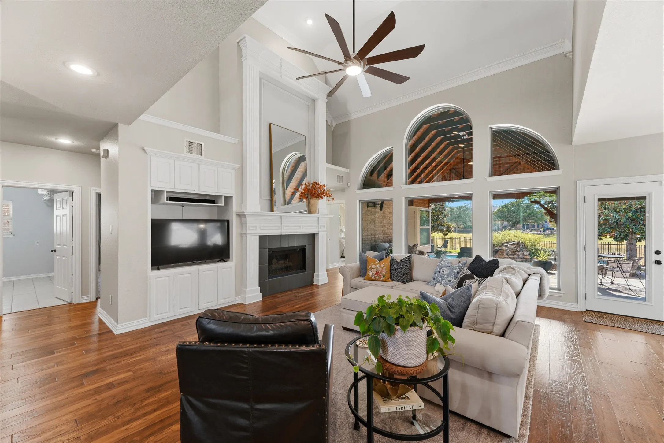 Single Family Residence For Sale in Rockwall County , 1530 Fairlakes Pointe Drive, Rockwall, Texas 75087, 5 Bedroom, 4 Bathroom, 3 Garage spaces, 3,415 Sqft, built in 1999, mls#21371232, Real Estate Agent in Rockwall, Homes For Sale in Rockwall county, Homes For Sale in Rockwall, Realtor in Rockwall Texas, Real Estate Brokerage Independent Realty Texas, Luminita Cordes Realtor