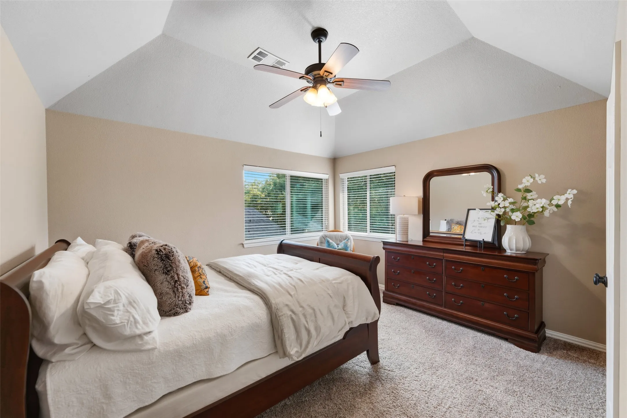 Single Family Residence For Sale in Rockwall County , 1530 Fairlakes Pointe Drive, Rockwall, Texas 75087, 5 Bedroom, 4 Bathroom, 3 Garage spaces, 3,415 Sqft, built in 1999, mls#21371232, Real Estate Agent in Rockwall, Homes For Sale in Rockwall county, Homes For Sale in Rockwall, Realtor in Rockwall Texas, Real Estate Brokerage Independent Realty Texas, Luminita Cordes Realtor
