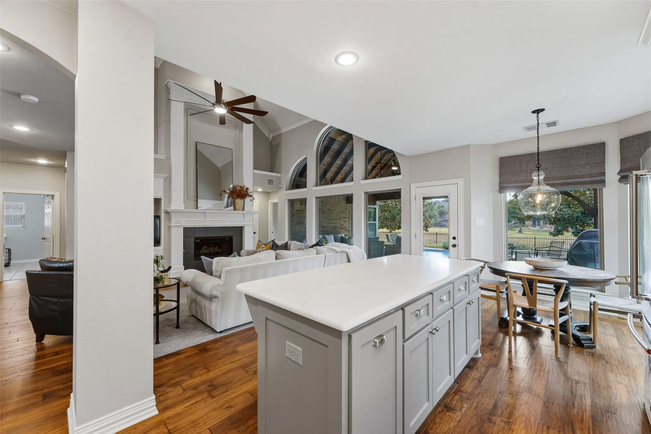 Single Family Residence For Sale in Rockwall County , 1530 Fairlakes Pointe Drive, Rockwall, Texas 75087, 5 Bedroom, 4 Bathroom, 3 Garage spaces, 3,415 Sqft, built in 1999, mls#21371232, Real Estate Agent in Rockwall, Homes For Sale in Rockwall county, Homes For Sale in Rockwall, Realtor in Rockwall Texas, Real Estate Brokerage Independent Realty Texas, Luminita Cordes Realtor