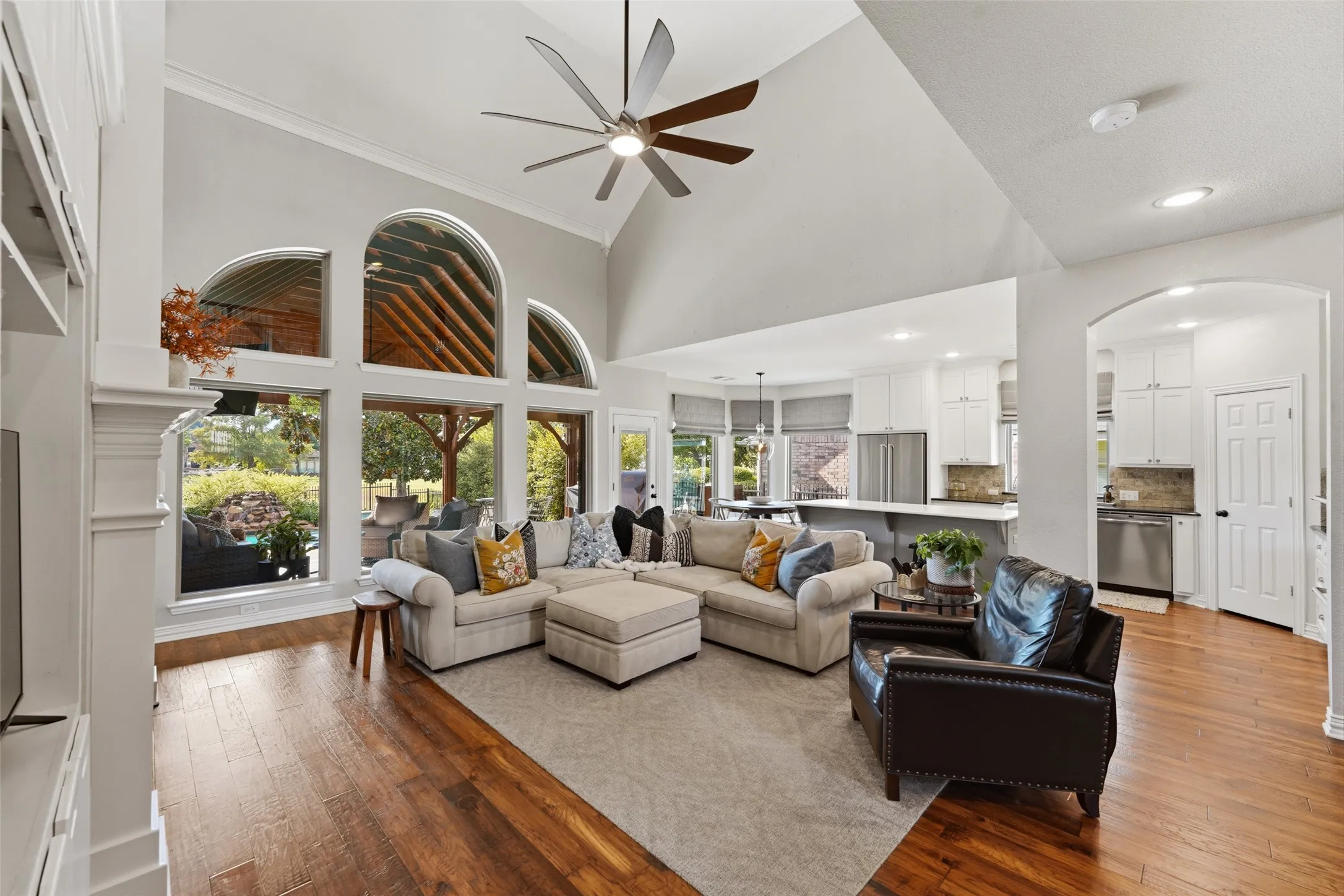Single Family Residence For Sale in Rockwall County , 1530 Fairlakes Pointe Drive, Rockwall, Texas 75087, 5 Bedroom, 4 Bathroom, 3 Garage spaces, 3,415 Sqft, built in 1999, mls#21371232, Real Estate Agent in Rockwall, Homes For Sale in Rockwall county, Homes For Sale in Rockwall, Realtor in Rockwall Texas, Real Estate Brokerage Independent Realty Texas, Luminita Cordes Realtor