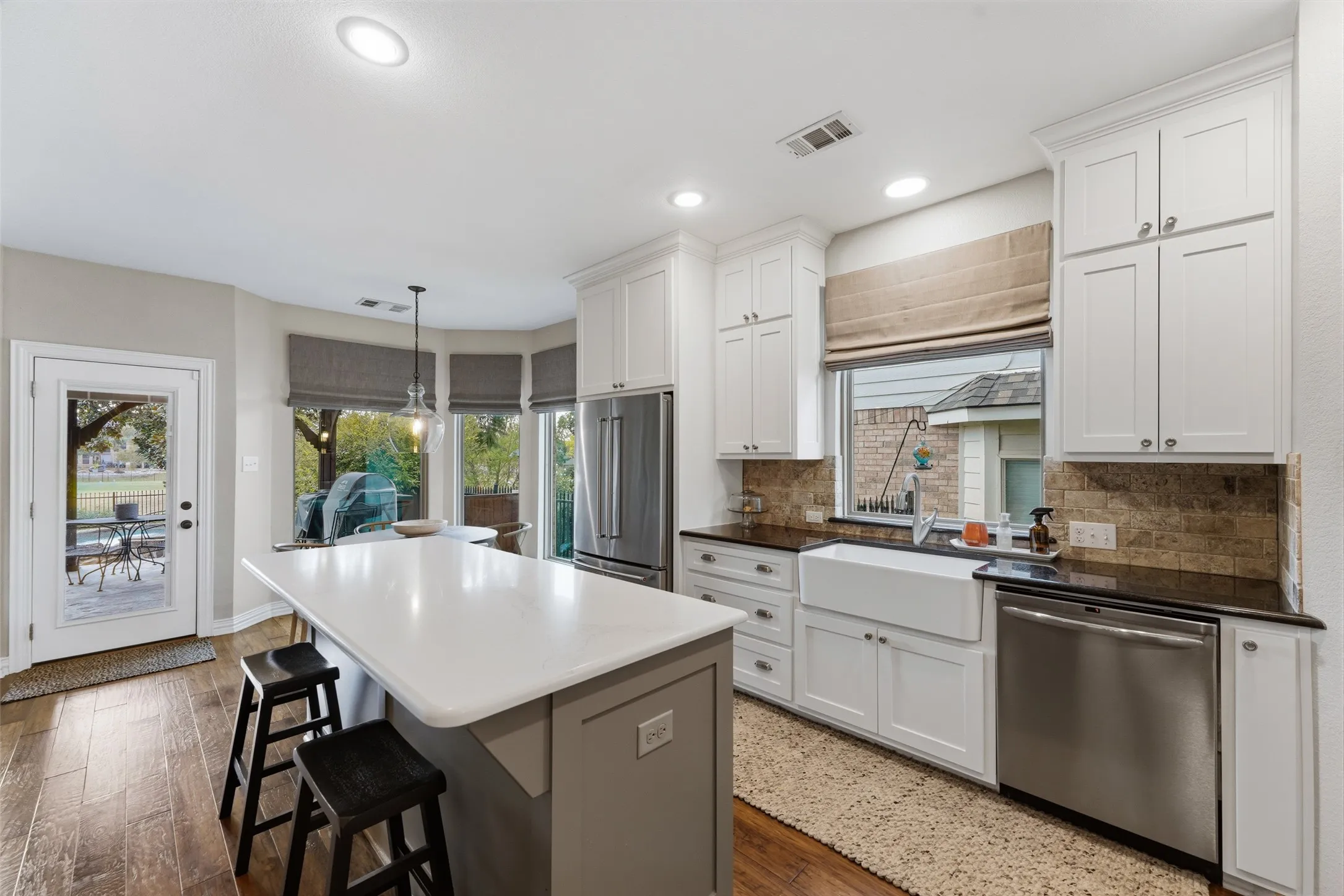 Single Family Residence For Sale in Rockwall County , 1530 Fairlakes Pointe Drive, Rockwall, Texas 75087, 5 Bedroom, 4 Bathroom, 3 Garage spaces, 3,415 Sqft, built in 1999, mls#21371232, Real Estate Agent in Rockwall, Homes For Sale in Rockwall county, Homes For Sale in Rockwall, Realtor in Rockwall Texas, Real Estate Brokerage Independent Realty Texas, Luminita Cordes Realtor