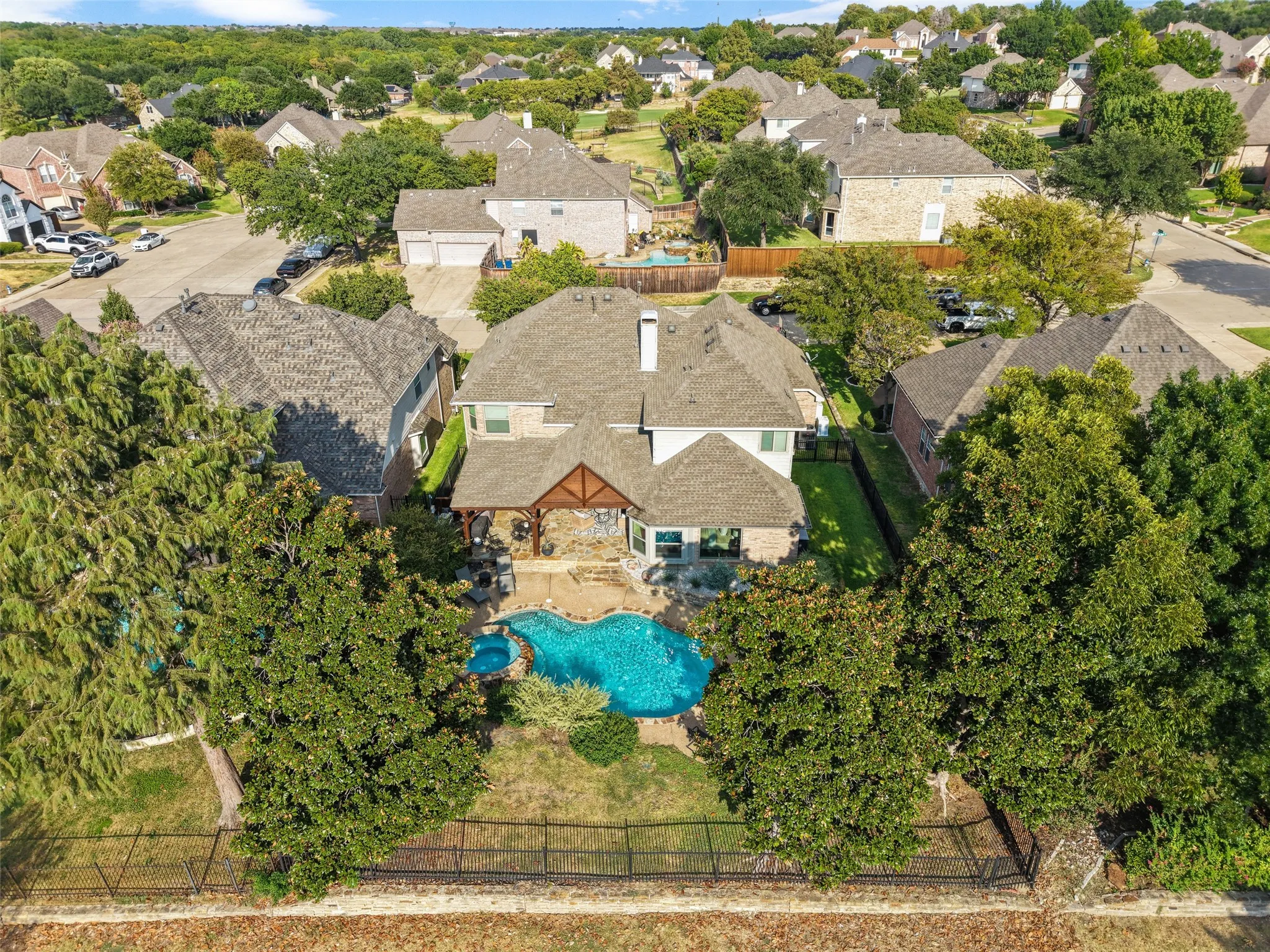 Single Family Residence For Sale in Rockwall County , 1530 Fairlakes Pointe Drive, Rockwall, Texas 75087, 5 Bedroom, 4 Bathroom, 3 Garage spaces, 3,415 Sqft, built in 1999, mls#21371232, Real Estate Agent in Rockwall, Homes For Sale in Rockwall county, Homes For Sale in Rockwall, Realtor in Rockwall Texas, Real Estate Brokerage Independent Realty Texas, Luminita Cordes Realtor