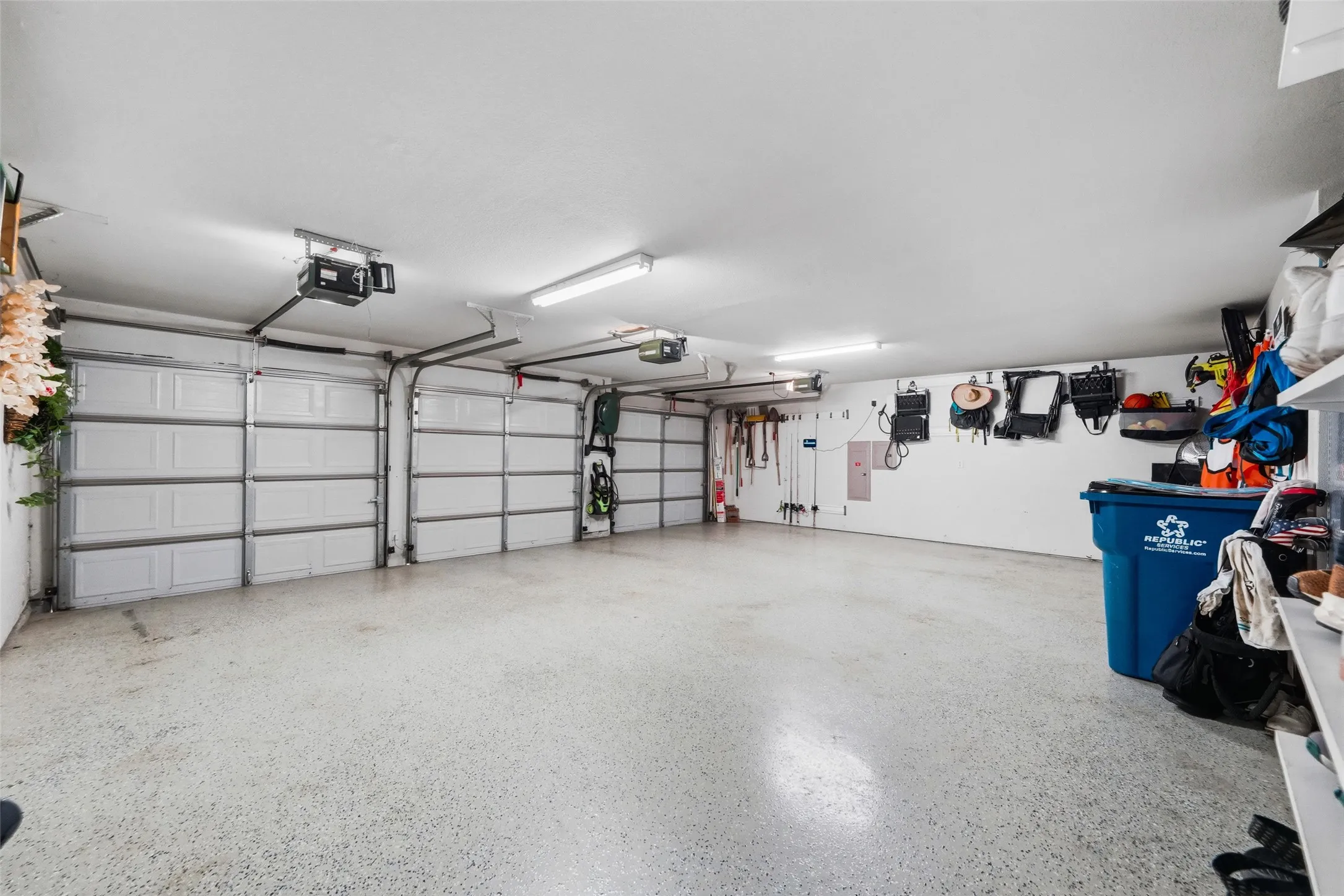 Single Family Residence For Sale in Rockwall County , 1530 Fairlakes Pointe Drive, Rockwall, Texas 75087, 5 Bedroom, 4 Bathroom, 3 Garage spaces, 3,415 Sqft, built in 1999, mls#21371232, Real Estate Agent in Rockwall, Homes For Sale in Rockwall county, Homes For Sale in Rockwall, Realtor in Rockwall Texas, Real Estate Brokerage Independent Realty Texas, Luminita Cordes Realtor