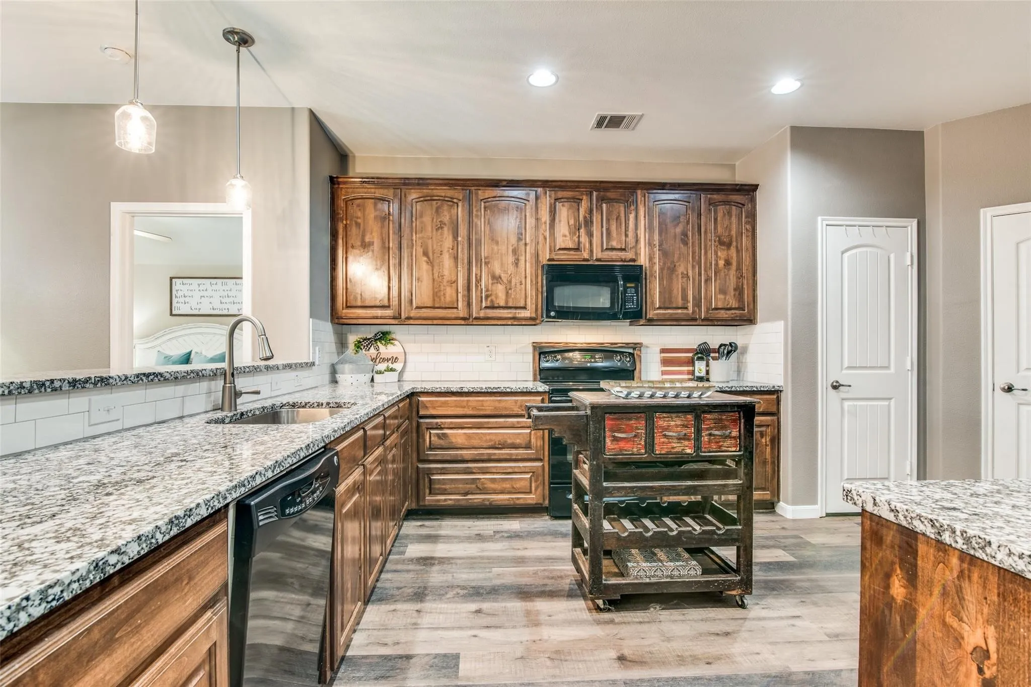 Single Family Residence For Sale in Kaufman County , 2017 Childress Drive, Forney, Texas 75126, 3 Bedroom, 2 Bathroom, 2 Garage spaces, 1,930 Sqft, built in 2011, mls#21370568, Real Estate Agent in Forney, Homes For Sale in Kaufman county, Homes For Sale in Forney, Realtor in Forney Texas, Real Estate Brokerage Independent Realty Texas, Luminita Cordes Realtor