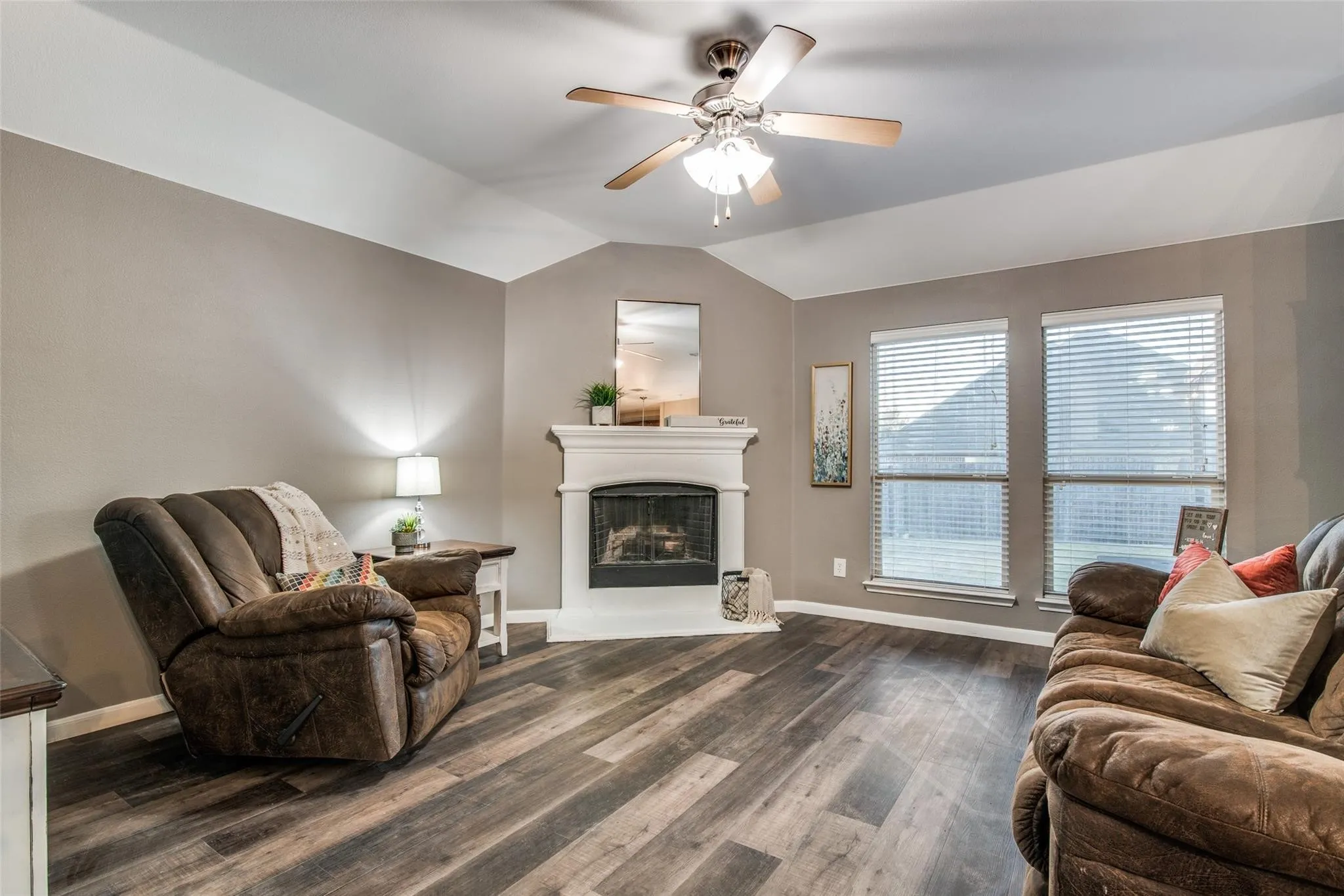 Single Family Residence For Sale in Kaufman County , 2017 Childress Drive, Forney, Texas 75126, 3 Bedroom, 2 Bathroom, 2 Garage spaces, 1,930 Sqft, built in 2011, mls#21370568, Real Estate Agent in Forney, Homes For Sale in Kaufman county, Homes For Sale in Forney, Realtor in Forney Texas, Real Estate Brokerage Independent Realty Texas, Luminita Cordes Realtor