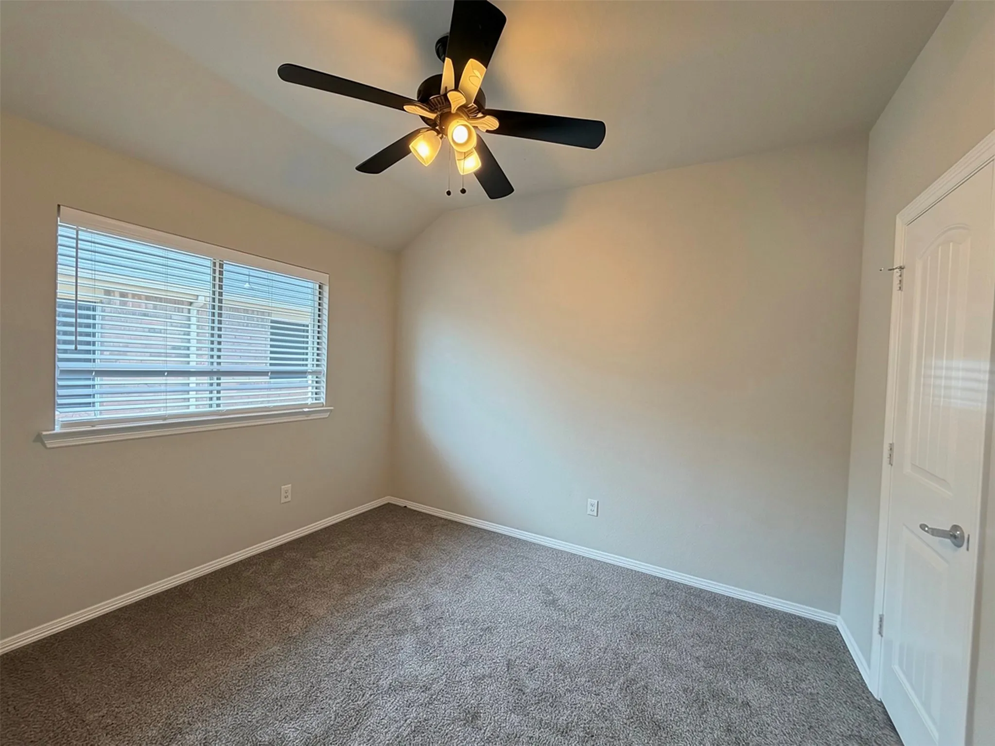 Single Family Residence For Rent in Kaufman County , 128 Starlight Drive, Forney, Texas 75126, 3 Bedroom, 2 Bathroom, 2 Garage spaces, 1,436 Sqft, built in 2007, mls#21371165, Real Estate Agent in Forney, Homes For Rent in Kaufman county, Homes For Rent in Forney, Realtor in Forney Texas, Real Estate Brokerage Independent Realty Texas, Luminita Cordes Realtor