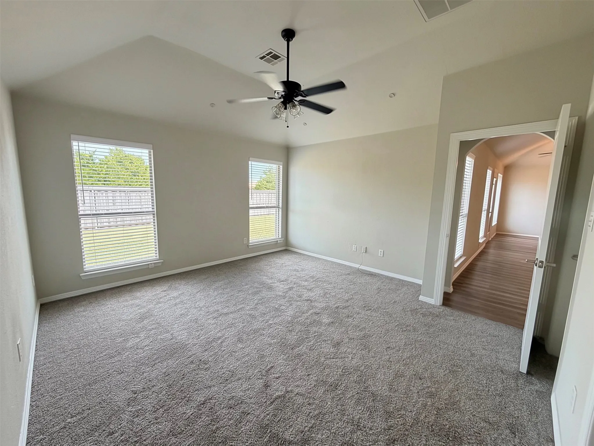 Single Family Residence For Rent in Kaufman County , 128 Starlight Drive, Forney, Texas 75126, 3 Bedroom, 2 Bathroom, 2 Garage spaces, 1,436 Sqft, built in 2007, mls#21371165, Real Estate Agent in Forney, Homes For Rent in Kaufman county, Homes For Rent in Forney, Realtor in Forney Texas, Real Estate Brokerage Independent Realty Texas, Luminita Cordes Realtor
