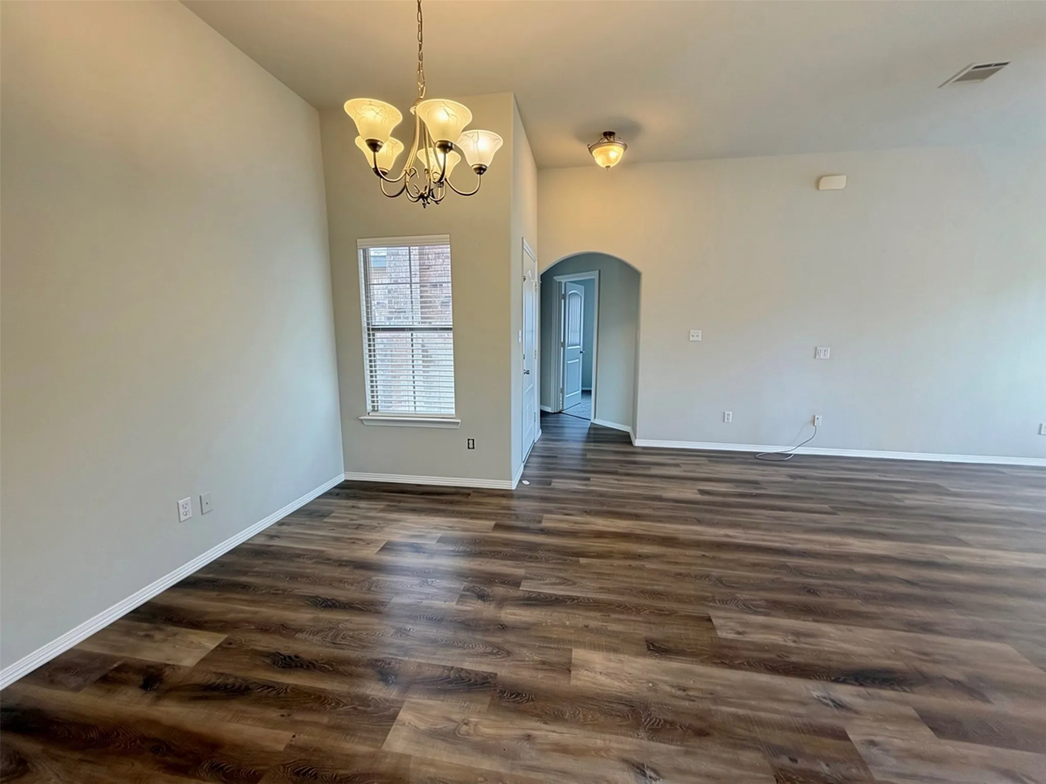 Single Family Residence For Rent in Kaufman County , 128 Starlight Drive, Forney, Texas 75126, 3 Bedroom, 2 Bathroom, 2 Garage spaces, 1,436 Sqft, built in 2007, mls#21371165, Real Estate Agent in Forney, Homes For Rent in Kaufman county, Homes For Rent in Forney, Realtor in Forney Texas, Real Estate Brokerage Independent Realty Texas, Luminita Cordes Realtor