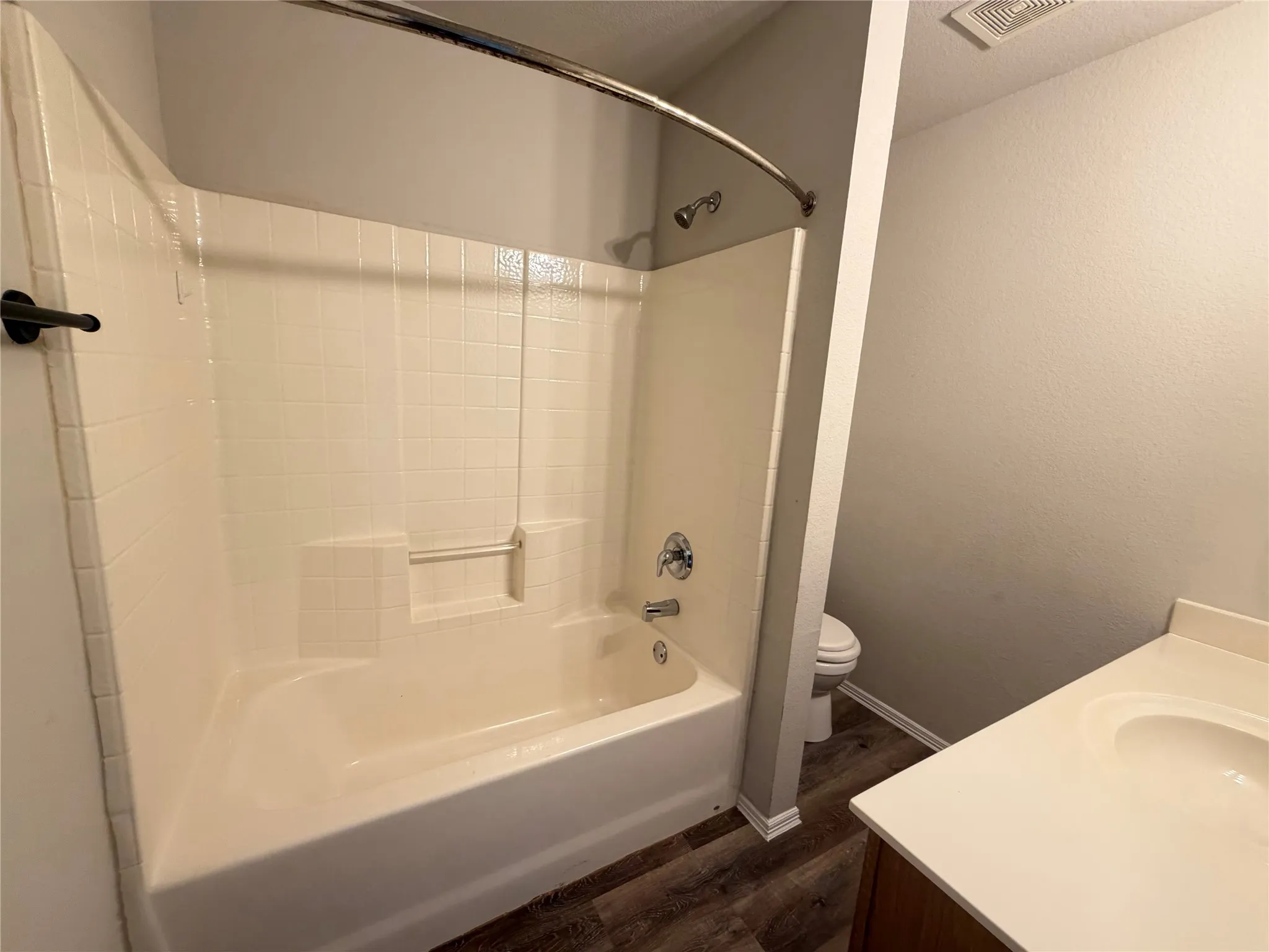 Single Family Residence For Rent in Kaufman County , 128 Starlight Drive, Forney, Texas 75126, 3 Bedroom, 2 Bathroom, 2 Garage spaces, 1,436 Sqft, built in 2007, mls#21371165, Real Estate Agent in Forney, Homes For Rent in Kaufman county, Homes For Rent in Forney, Realtor in Forney Texas, Real Estate Brokerage Independent Realty Texas, Luminita Cordes Realtor