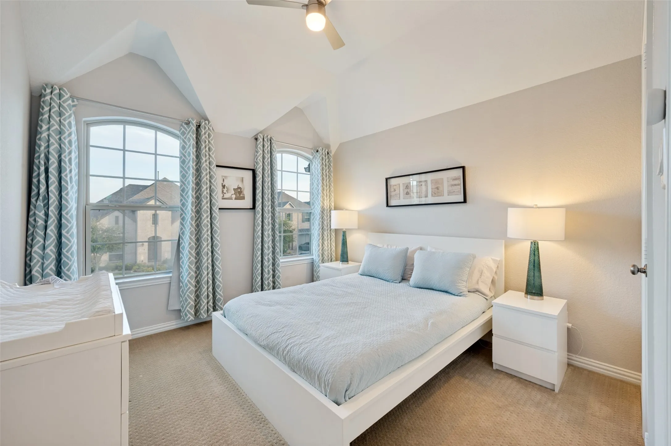 Single Family Residence For Sale in Dallas County , 125 Erling Lane, Irving, Texas 75039, 4 Bedroom, 4 Bathroom, 2 Garage spaces, 3,460 Sqft, built in 2018, mls#21371597, Real Estate Agent in Irving, Homes For Sale in Dallas county, Homes For Sale in Irving, Realtor in Irving Texas, Real Estate Brokerage Independent Realty Texas, Luminita Cordes Realtor
