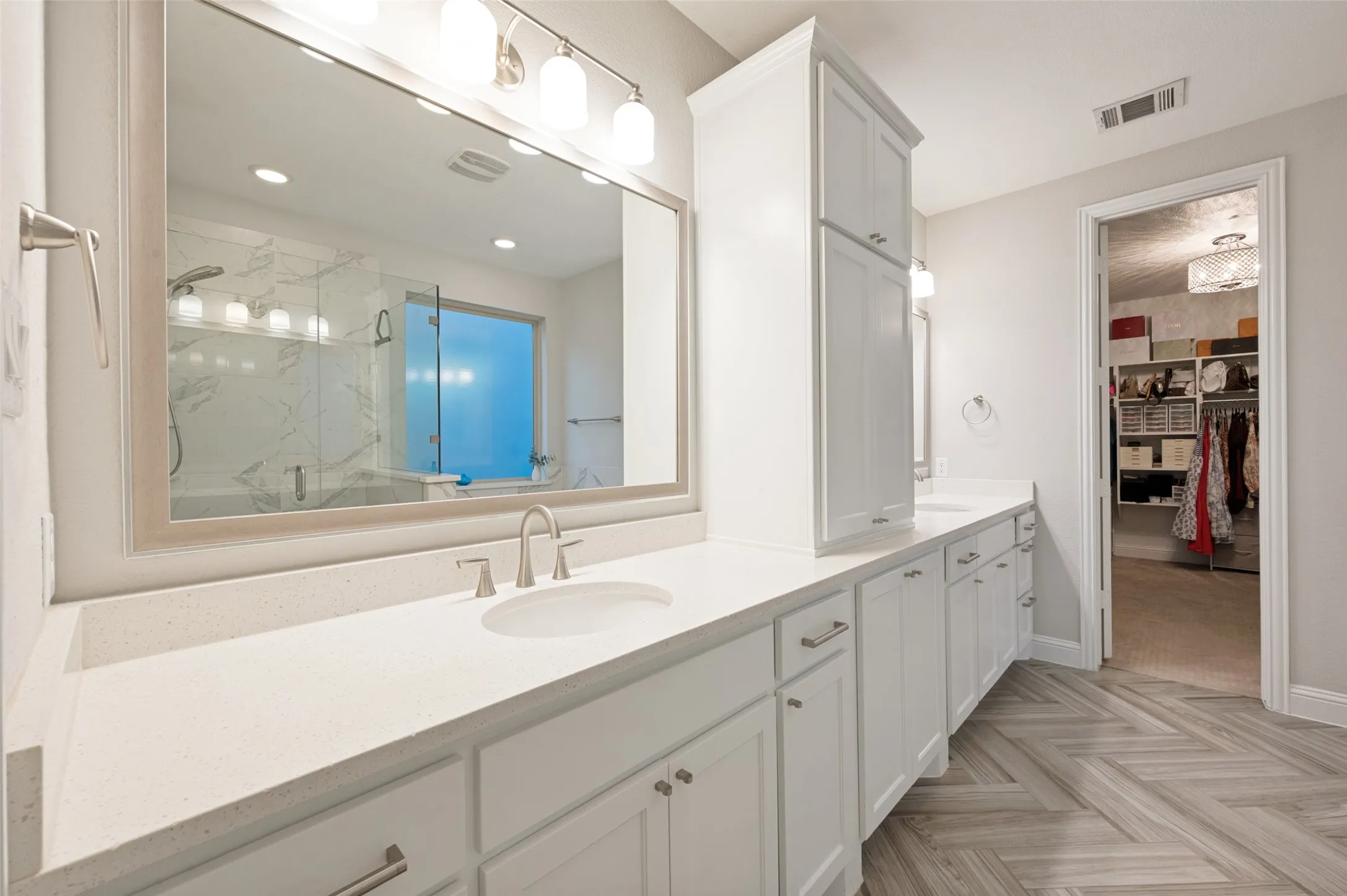 Single Family Residence For Sale in Dallas County , 125 Erling Lane, Irving, Texas 75039, 4 Bedroom, 4 Bathroom, 2 Garage spaces, 3,460 Sqft, built in 2018, mls#21371597, Real Estate Agent in Irving, Homes For Sale in Dallas county, Homes For Sale in Irving, Realtor in Irving Texas, Real Estate Brokerage Independent Realty Texas, Luminita Cordes Realtor