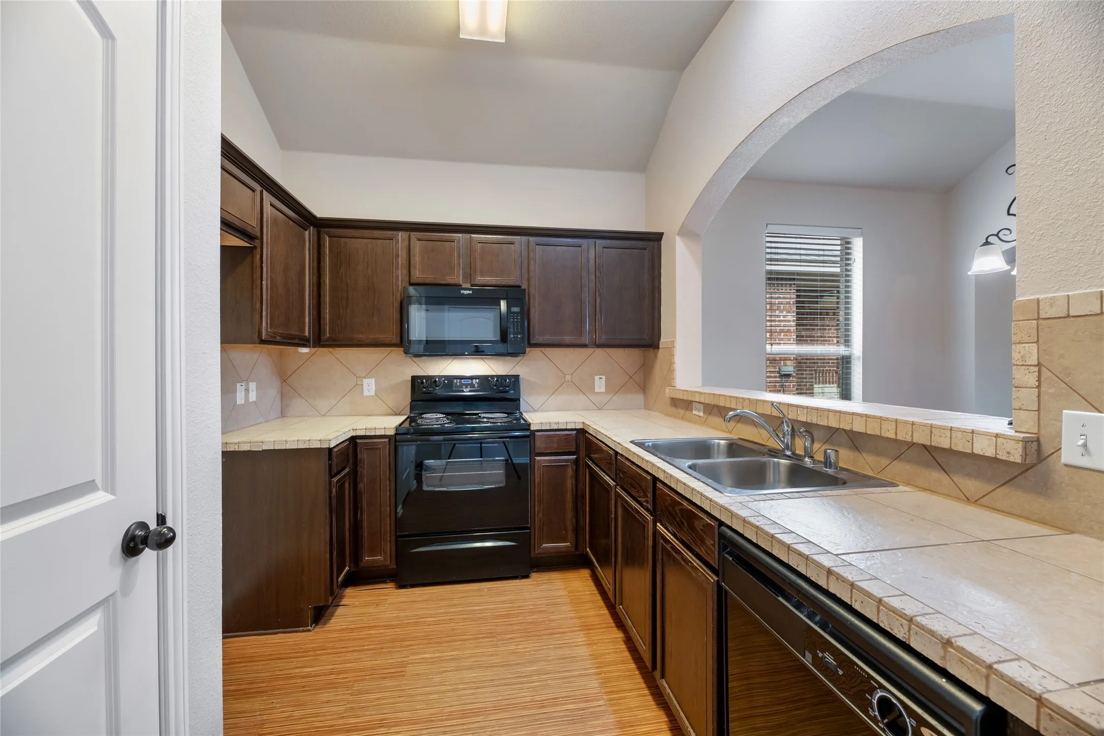 Duplex For Rent in Collin County , 355 Armstrong Lane, Lavon, Texas 75166, 3 Bedroom, 2 Bathroom, 2 Garage spaces, 1,268 Sqft, built in 2010, mls#21347285, Real Estate Agent in Lavon, Homes For Rent in Collin county, Homes For Rent in Lavon, Realtor in Lavon Texas, Real Estate Brokerage Independent Realty Texas, Luminita Cordes Realtor