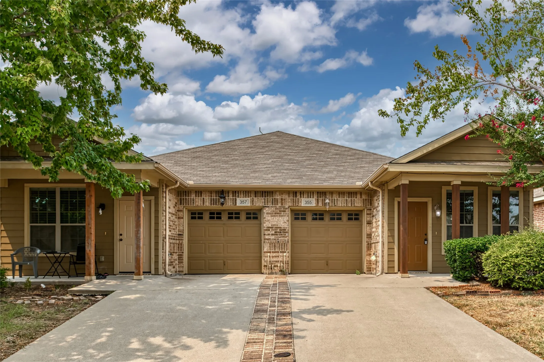 Duplex For Rent in Collin County , 355 Armstrong Lane, Lavon, Texas 75166, 3 Bedroom, 2 Bathroom, 2 Garage spaces, 1,268 Sqft, built in 2010, mls#21347285, Real Estate Agent in Lavon, Homes For Rent in Collin county, Homes For Rent in Lavon, Realtor in Lavon Texas, Real Estate Brokerage Independent Realty Texas, Luminita Cordes Realtor