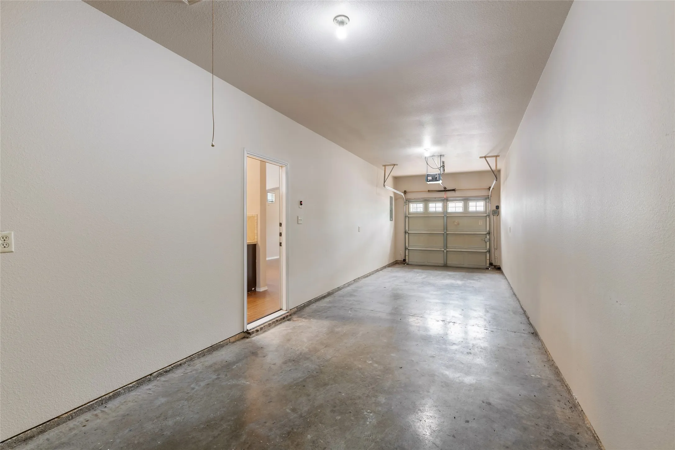 Duplex For Rent in Collin County , 355 Armstrong Lane, Lavon, Texas 75166, 3 Bedroom, 2 Bathroom, 2 Garage spaces, 1,268 Sqft, built in 2010, mls#21347285, Real Estate Agent in Lavon, Homes For Rent in Collin county, Homes For Rent in Lavon, Realtor in Lavon Texas, Real Estate Brokerage Independent Realty Texas, Luminita Cordes Realtor