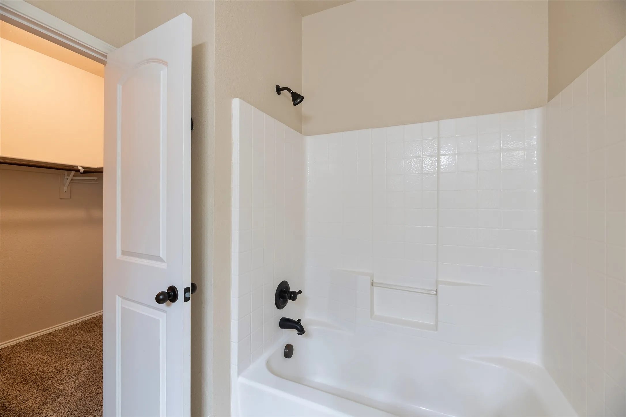 Duplex For Rent in Collin County , 355 Armstrong Lane, Lavon, Texas 75166, 3 Bedroom, 2 Bathroom, 2 Garage spaces, 1,268 Sqft, built in 2010, mls#21347285, Real Estate Agent in Lavon, Homes For Rent in Collin county, Homes For Rent in Lavon, Realtor in Lavon Texas, Real Estate Brokerage Independent Realty Texas, Luminita Cordes Realtor