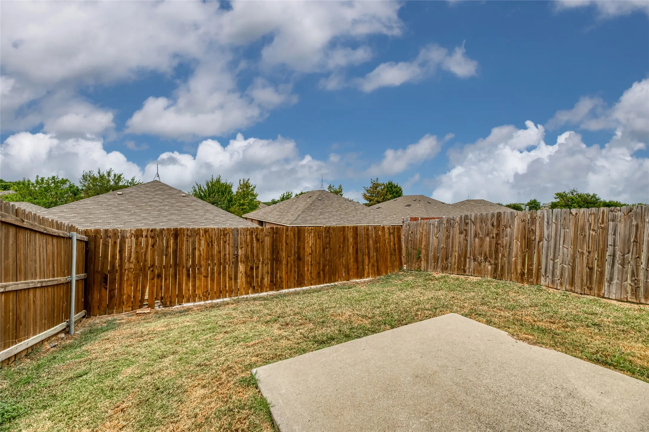 Duplex For Rent in Collin County , 355 Armstrong Lane, Lavon, Texas 75166, 3 Bedroom, 2 Bathroom, 2 Garage spaces, 1,268 Sqft, built in 2010, mls#21347285, Real Estate Agent in Lavon, Homes For Rent in Collin county, Homes For Rent in Lavon, Realtor in Lavon Texas, Real Estate Brokerage Independent Realty Texas, Luminita Cordes Realtor